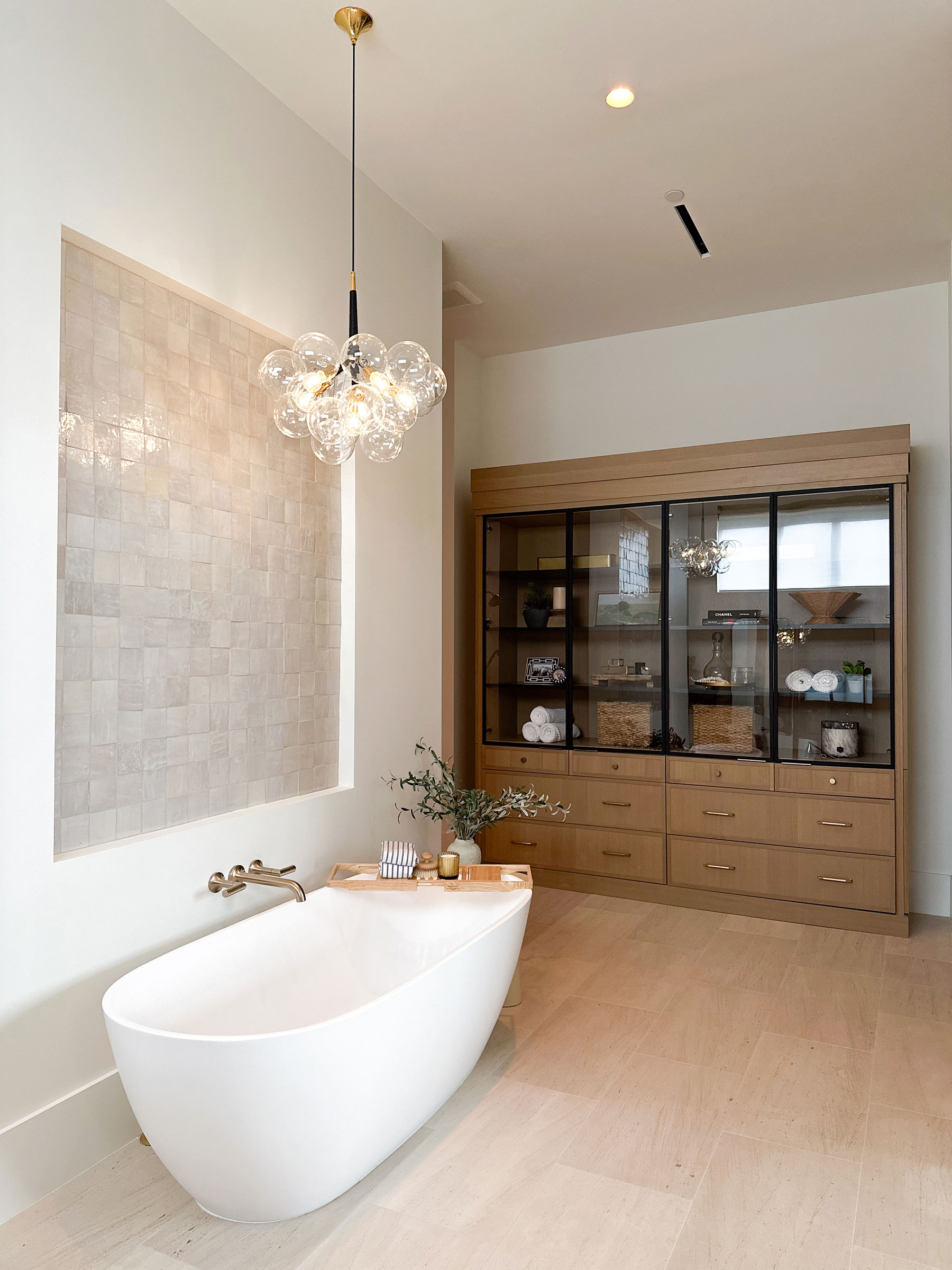 Aged Cedar Rift Cut White Oak Primary Bathroom
