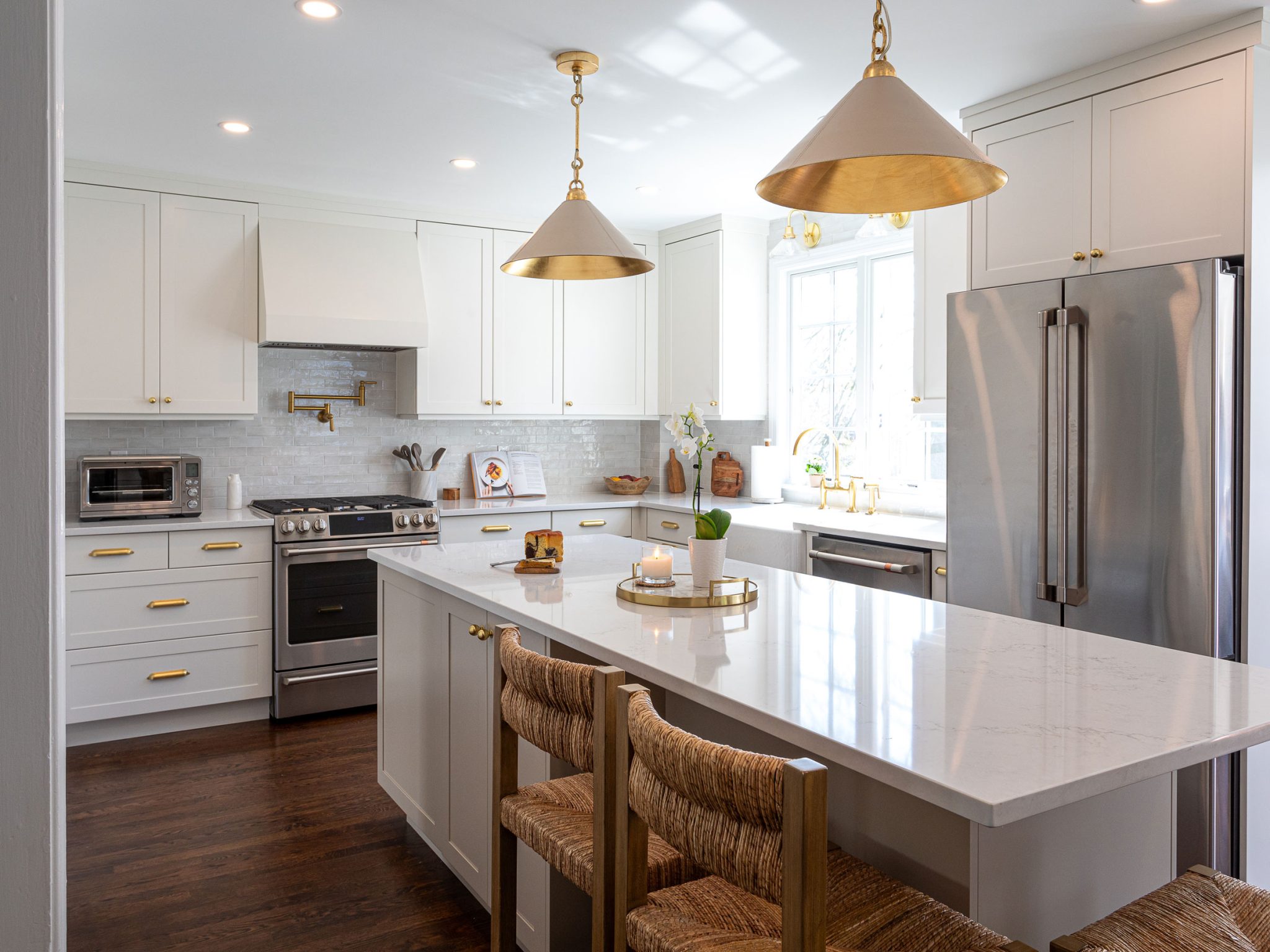 Alabaster Perfect Beige Transitional Kitchen