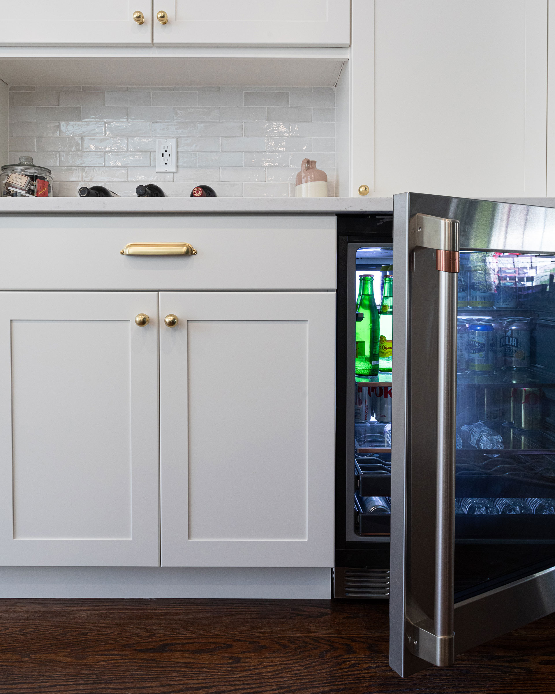 Alabaster Perfect Beige Transitional Kitchen