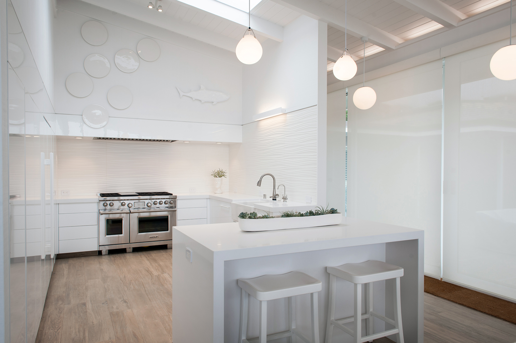 All White Gloss Kitchen Cabinets