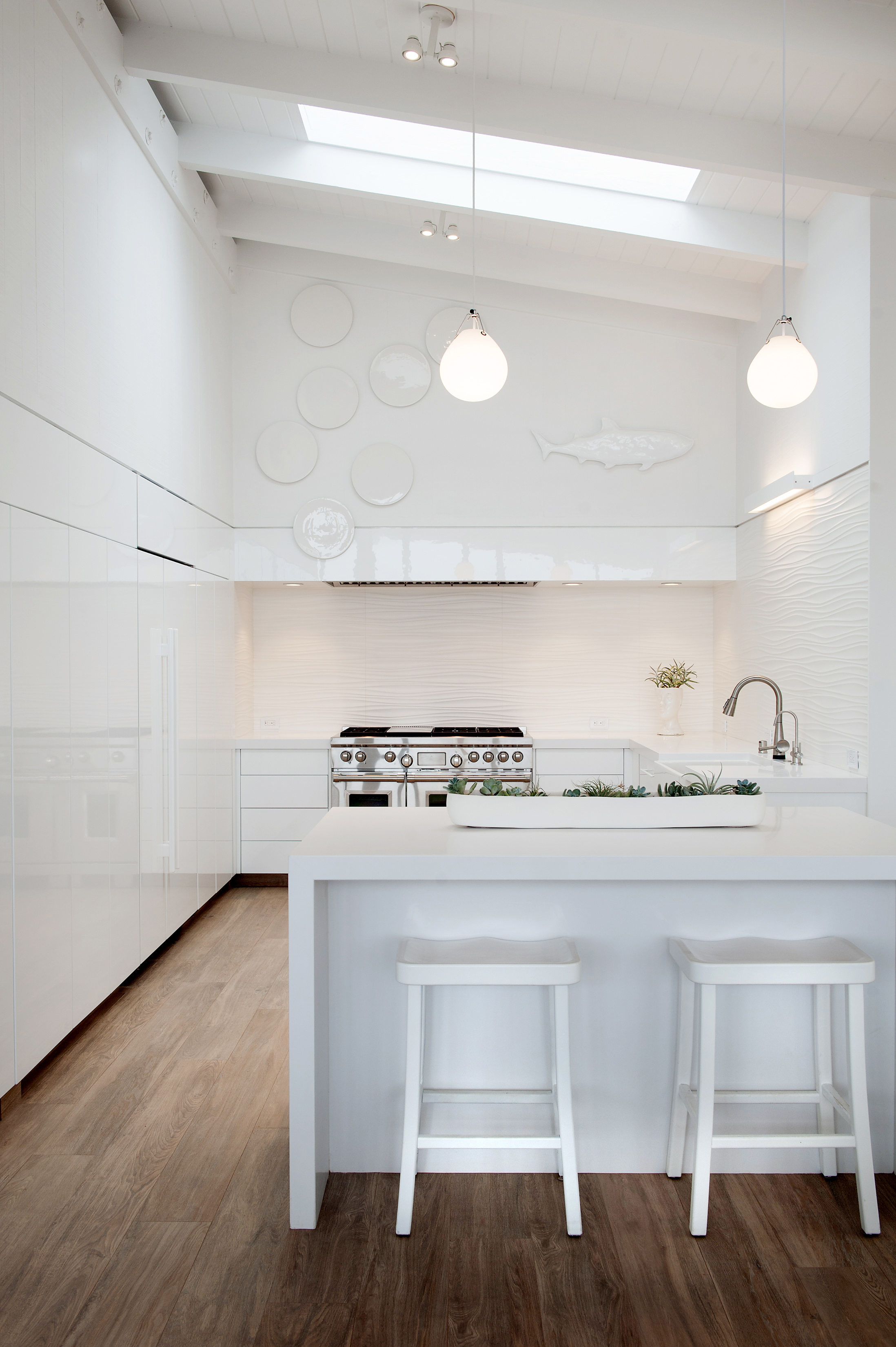 All White Gloss Kitchen Cabinets