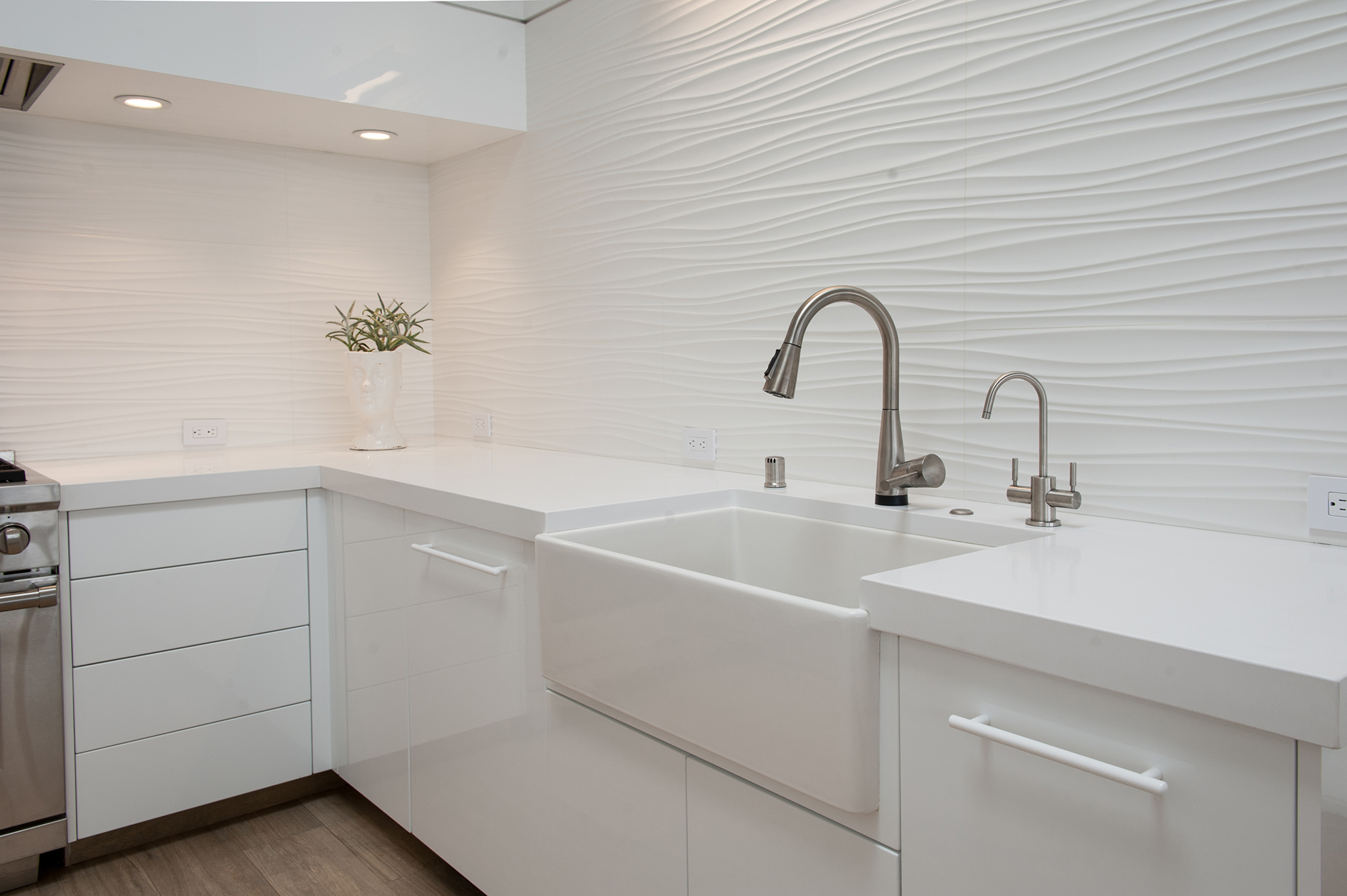 All White Gloss Kitchen Cabinets