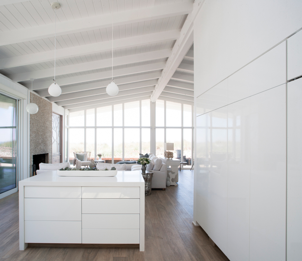All White Gloss Kitchen Cabinets