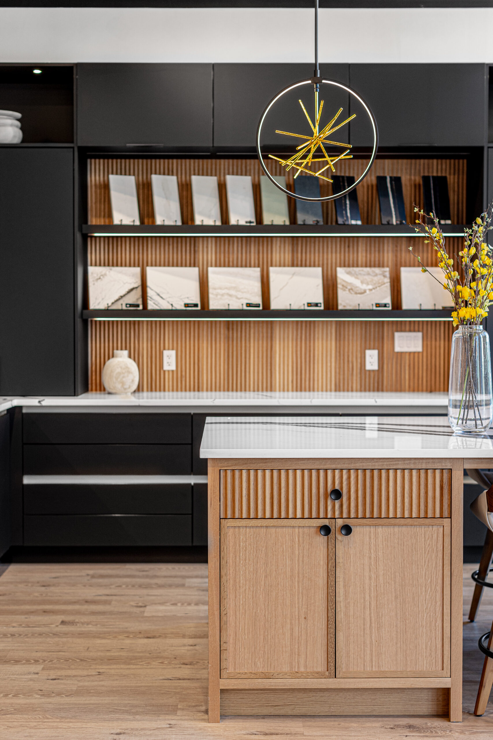 Black & White Oak Display