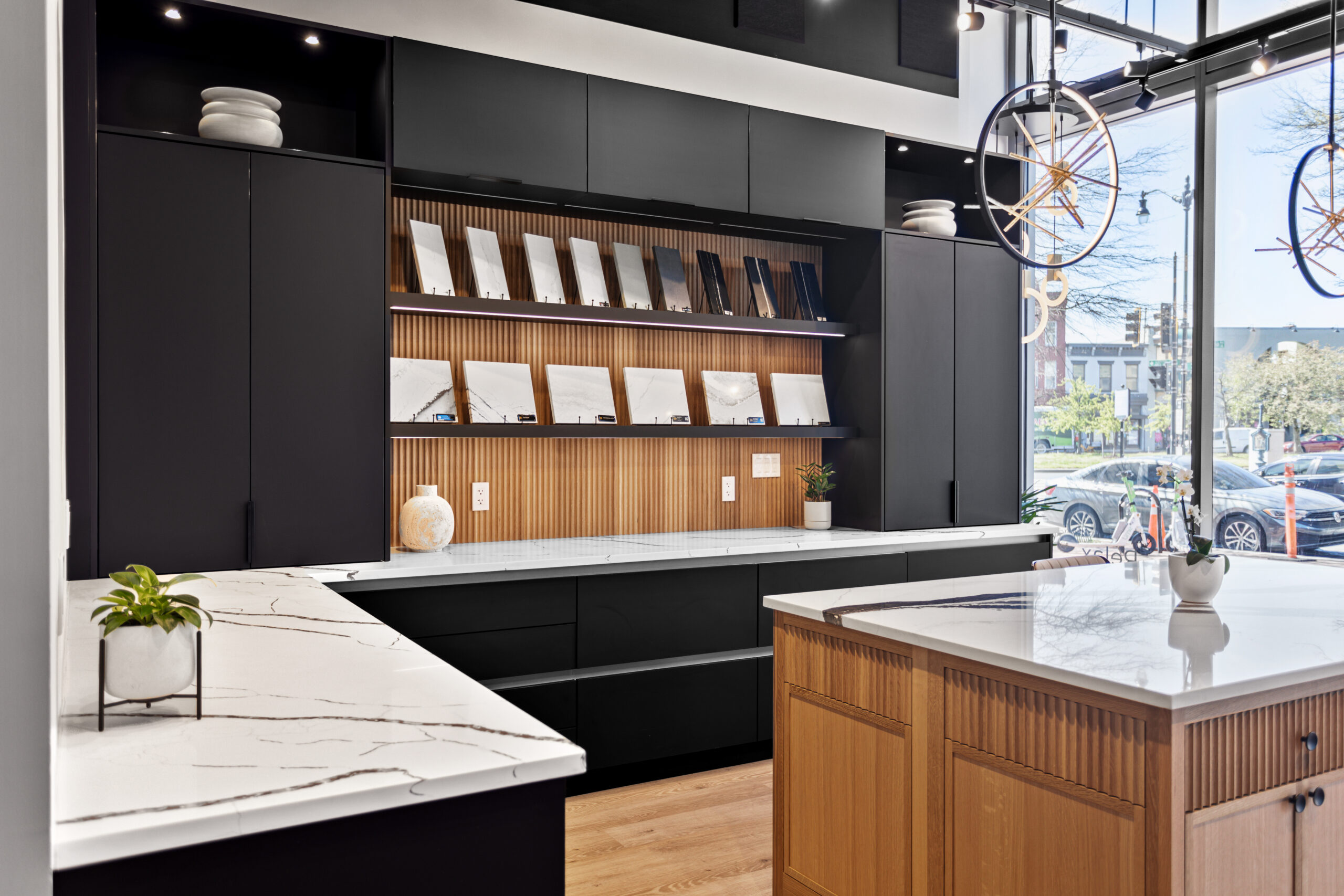Black & White Oak Display