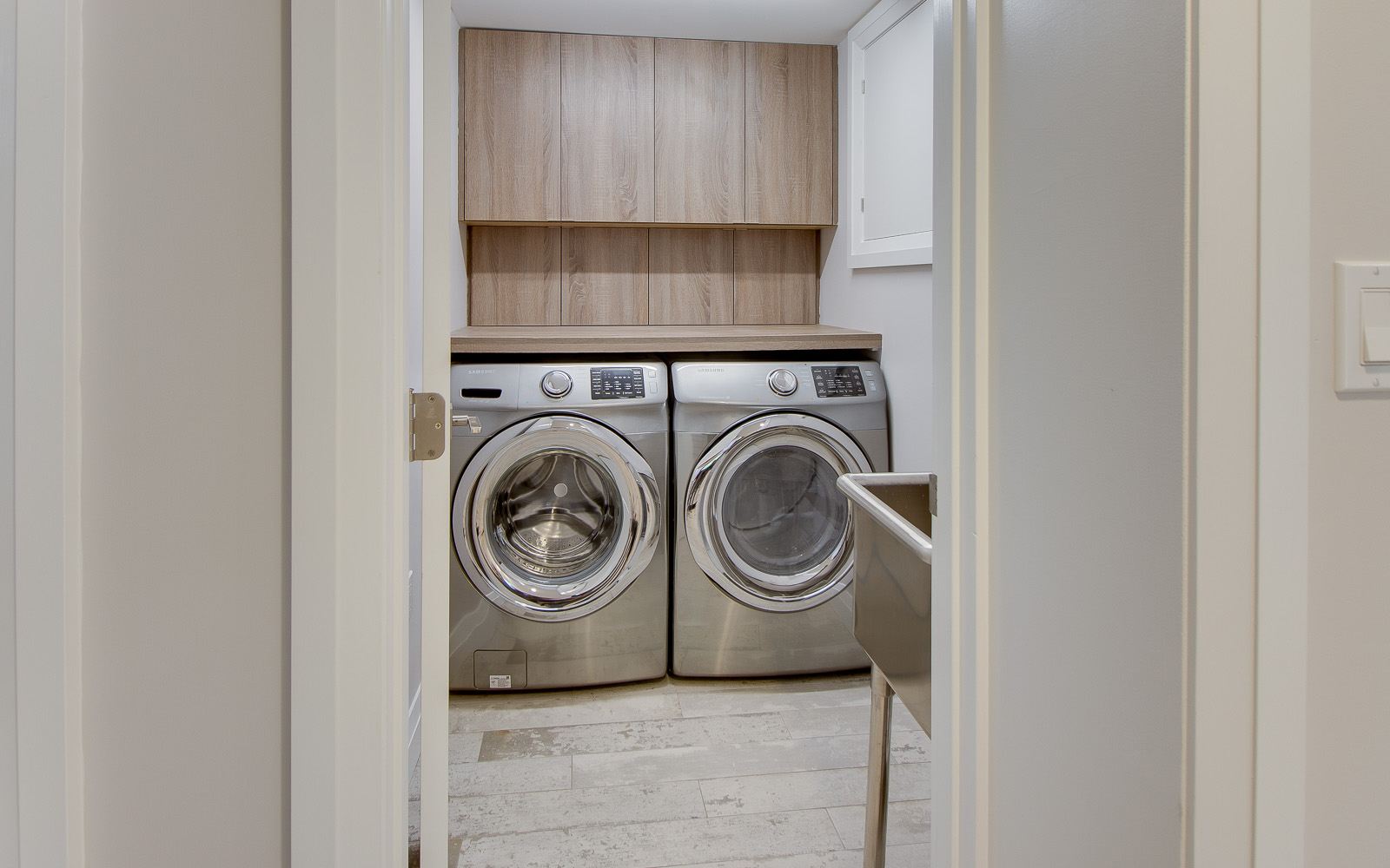 IZZA Cabinet_Other_Laundry_Spokane_TakaseTeak_1