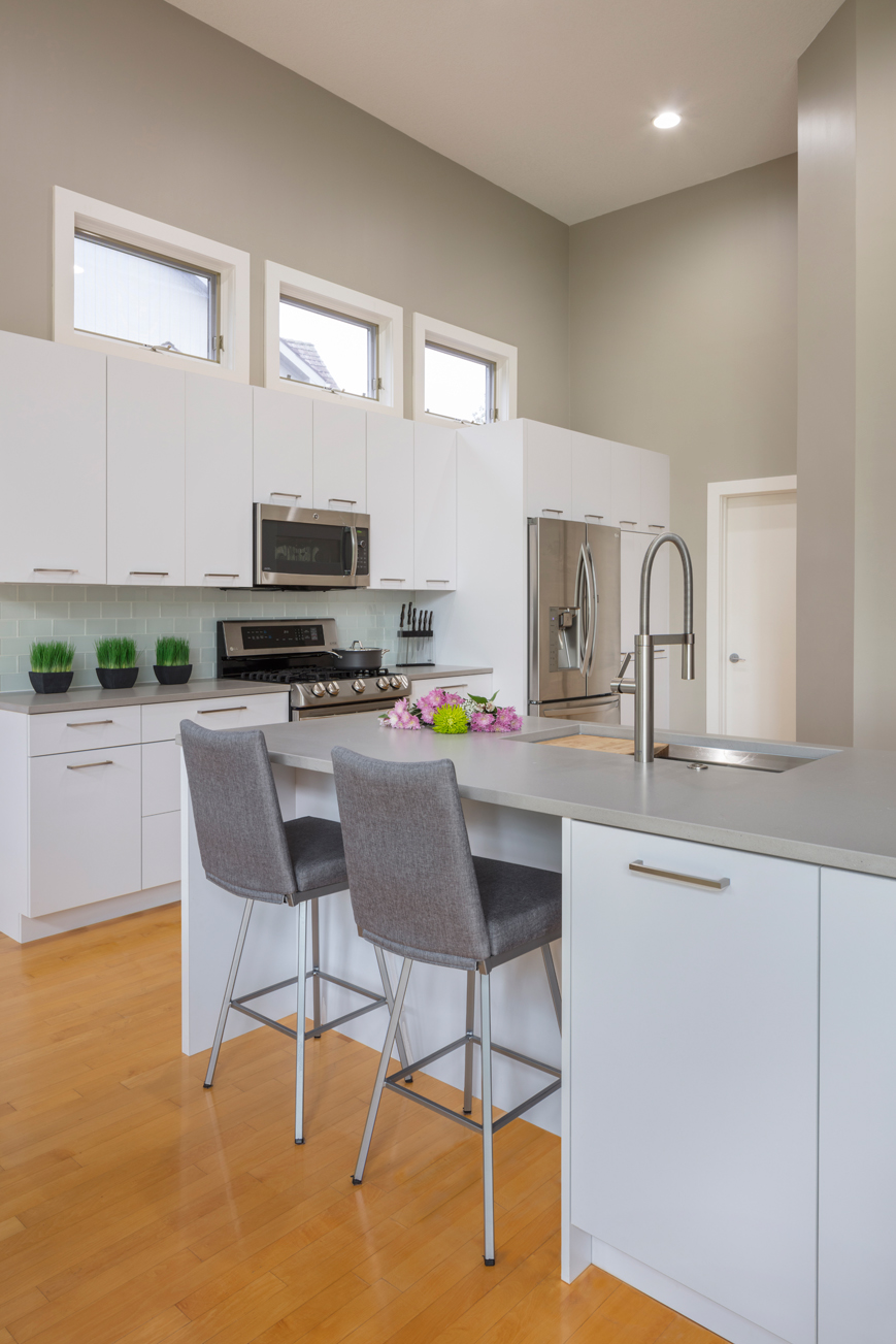 IZZA Cabinet_Kitchen_Medina_DesignerWhite_Matte_1
