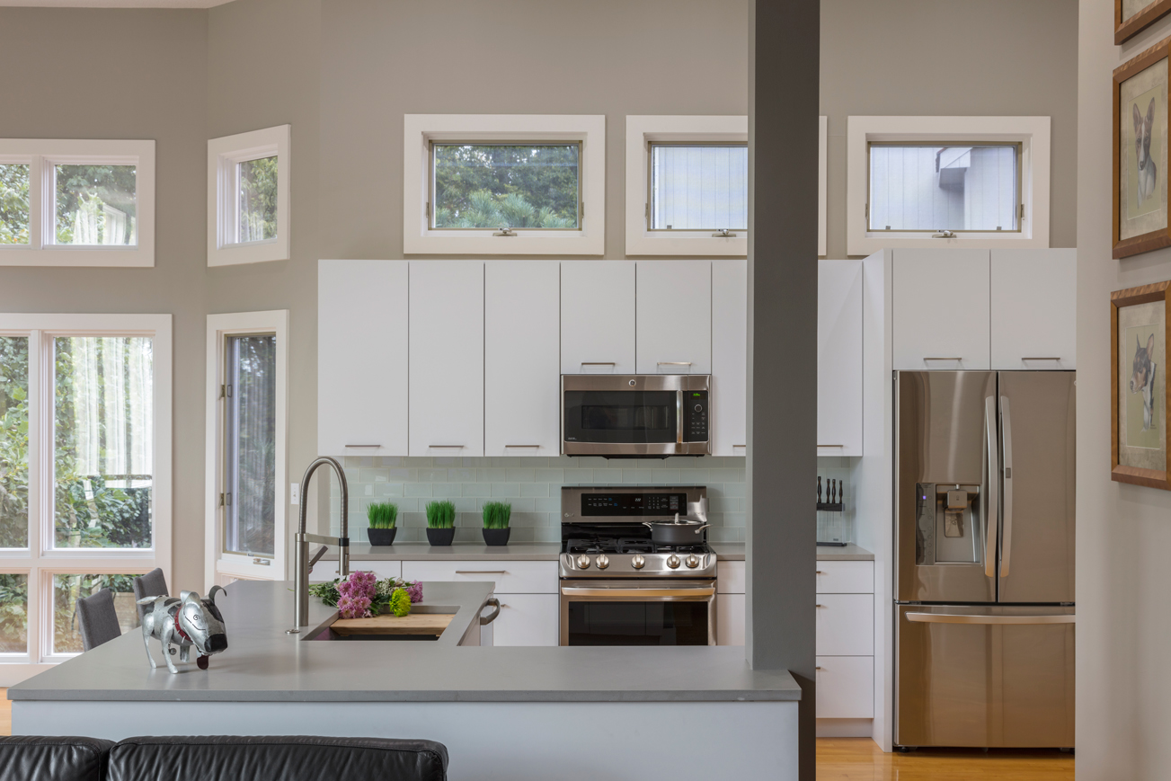 IZZA Cabinet_Kitchen_Medina_DesignerWhite_Matte_2