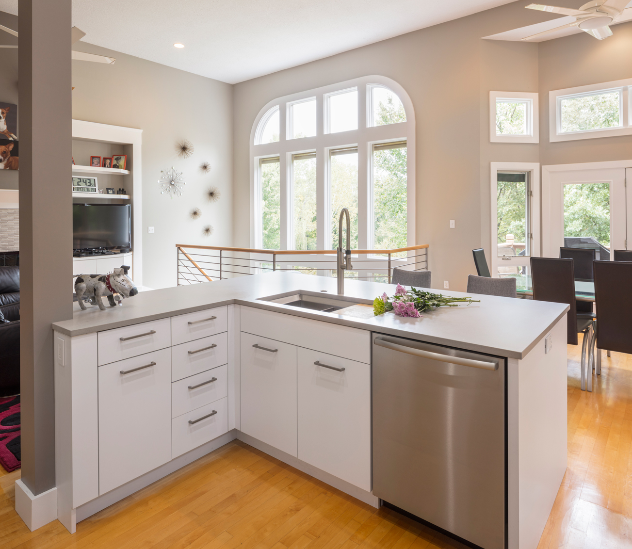 IZZA Cabinet_Kitchen_Medina_DesignerWhite_Matte_3