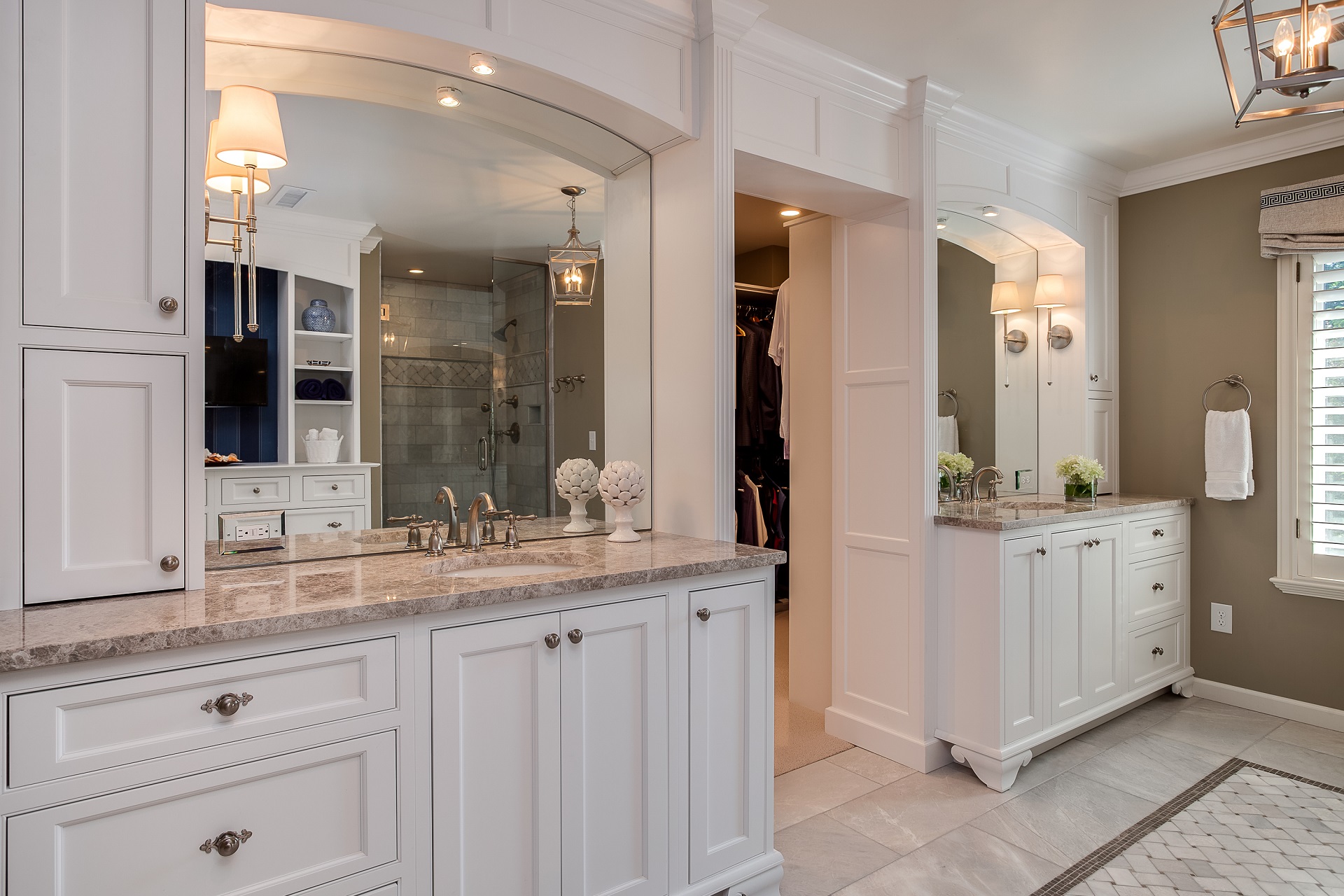 IZZA Cabinet_Bathroom_FrenchVillaSQ_Beaded_DesignerWhite_1