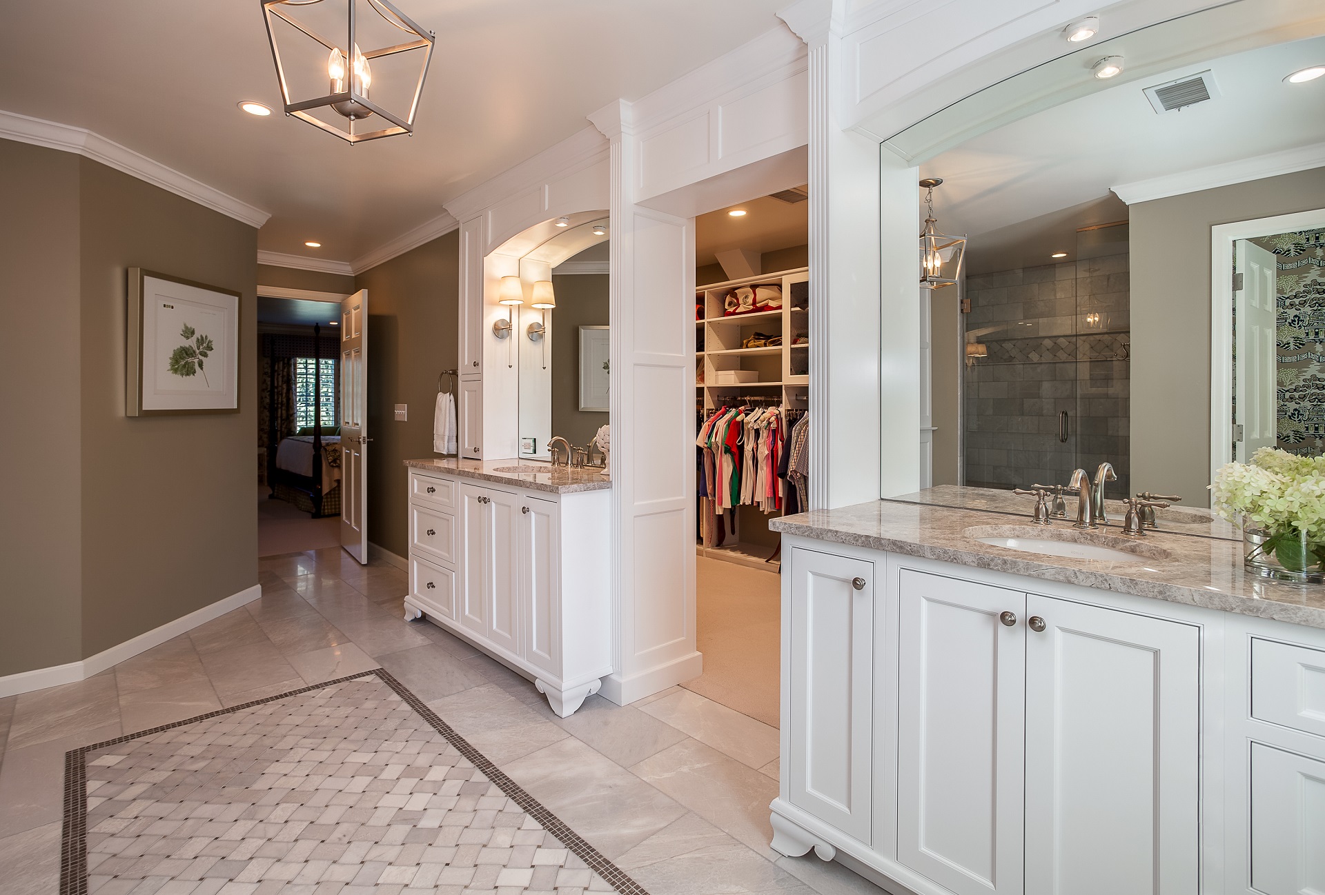 IZZA Cabinet_Bathroom_FrenchVillaSQ_Beaded_DesignerWhite_2