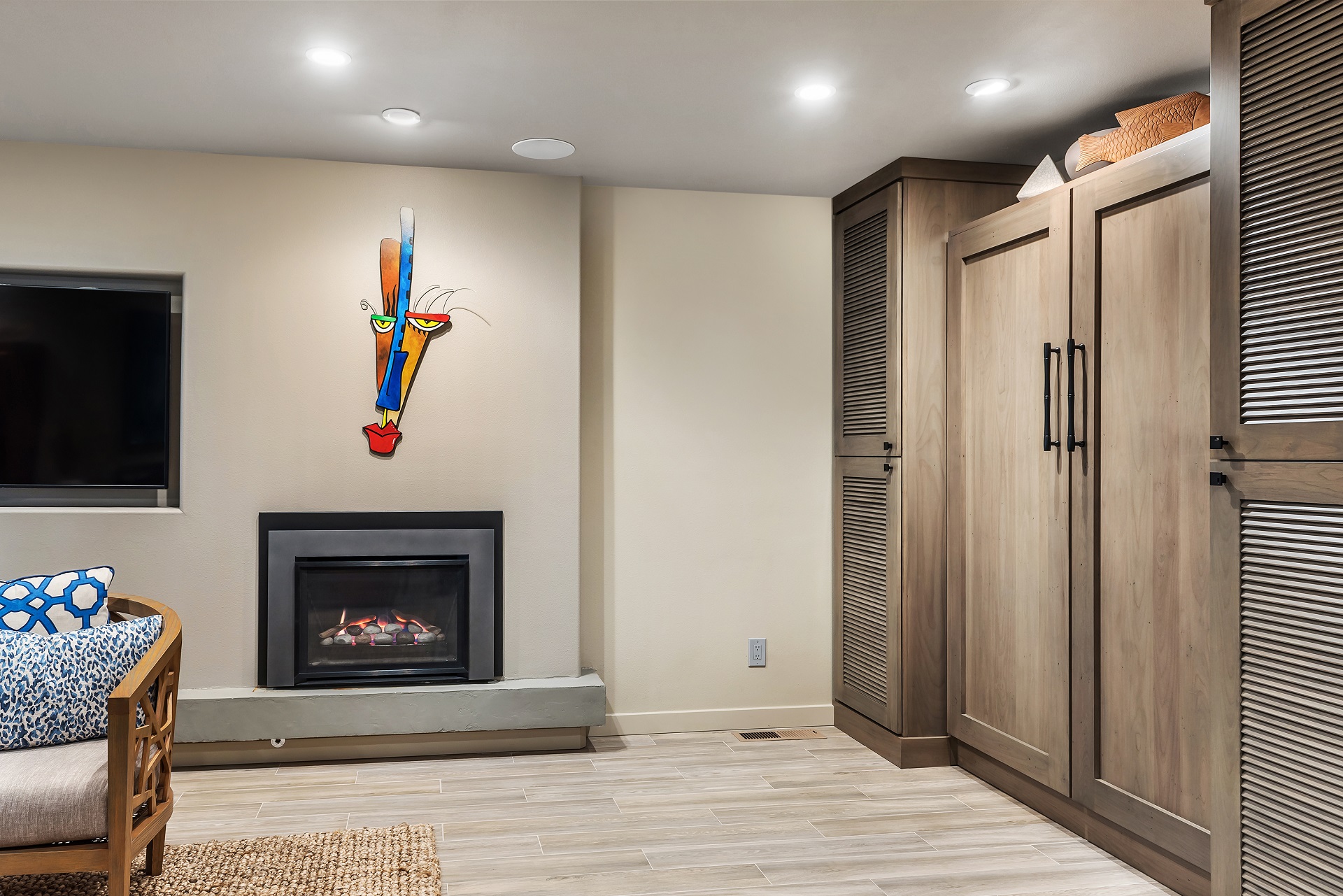 IZZA Cabinet_Other_MurphyBed_Gentry_3