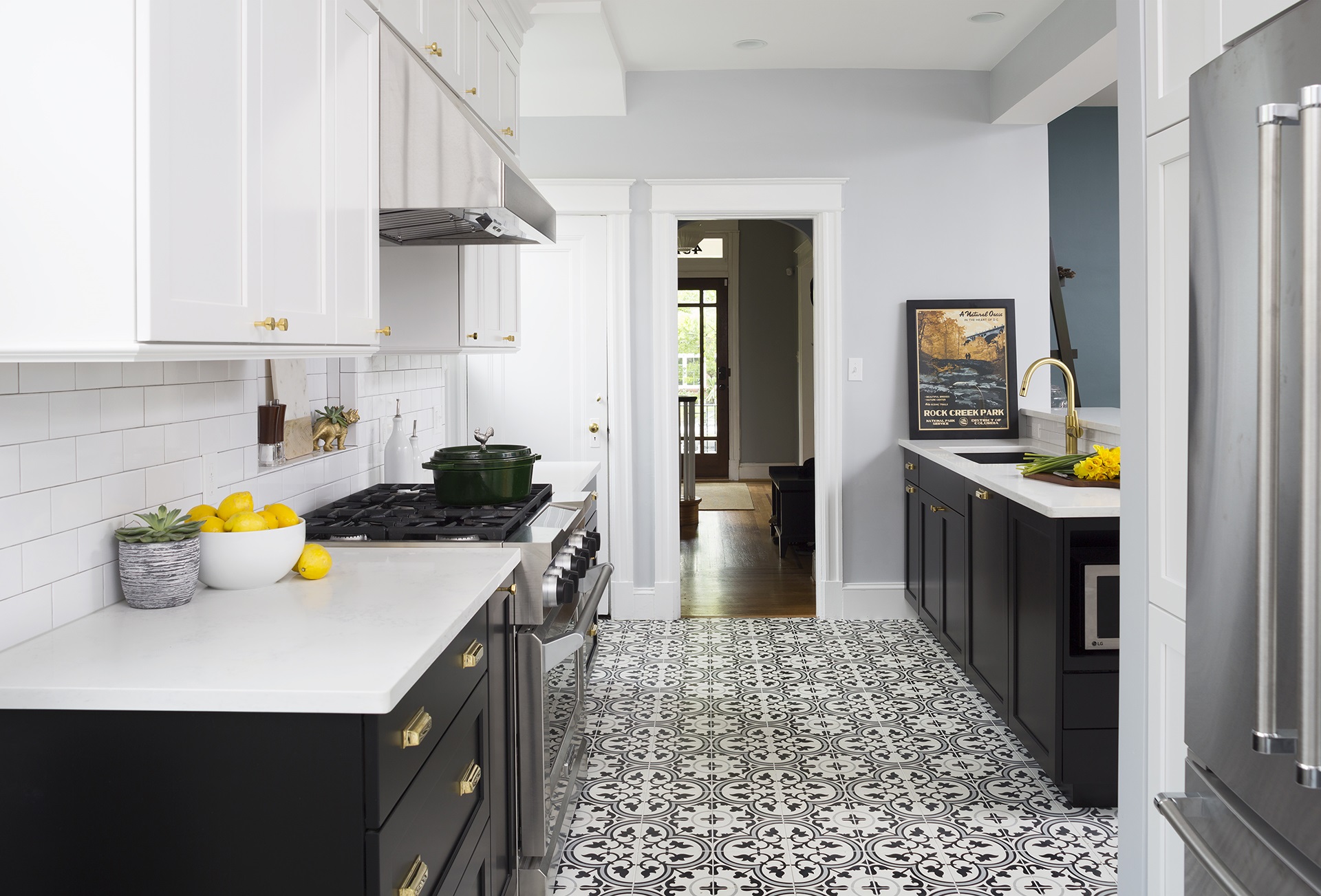 Harmonious Two Tone Kitchen 2