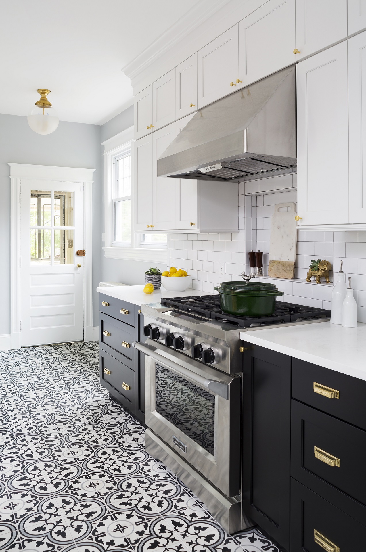 Harmonious Two Tone Kitchen 2