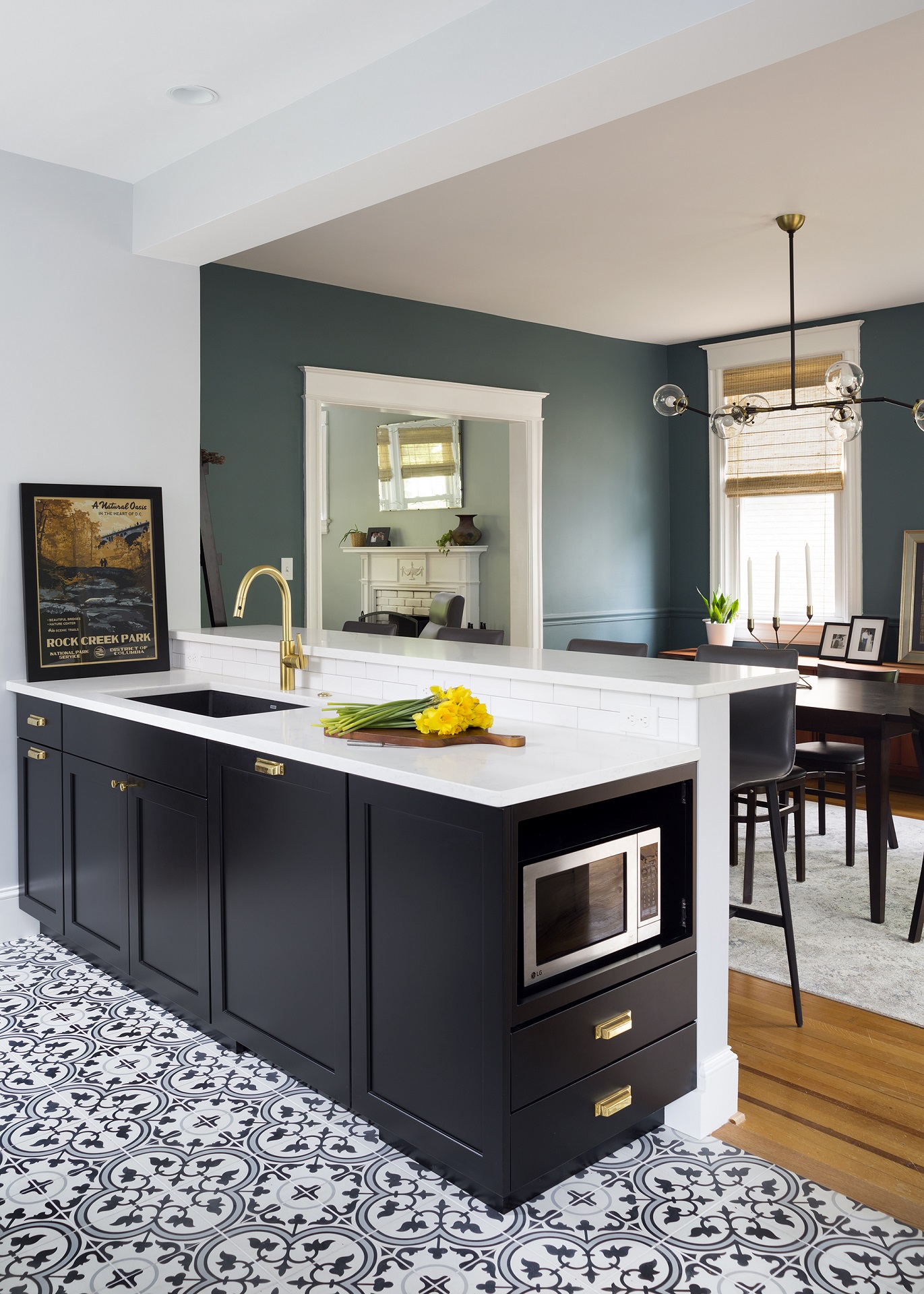 Harmonious Two Tone Kitchen 2