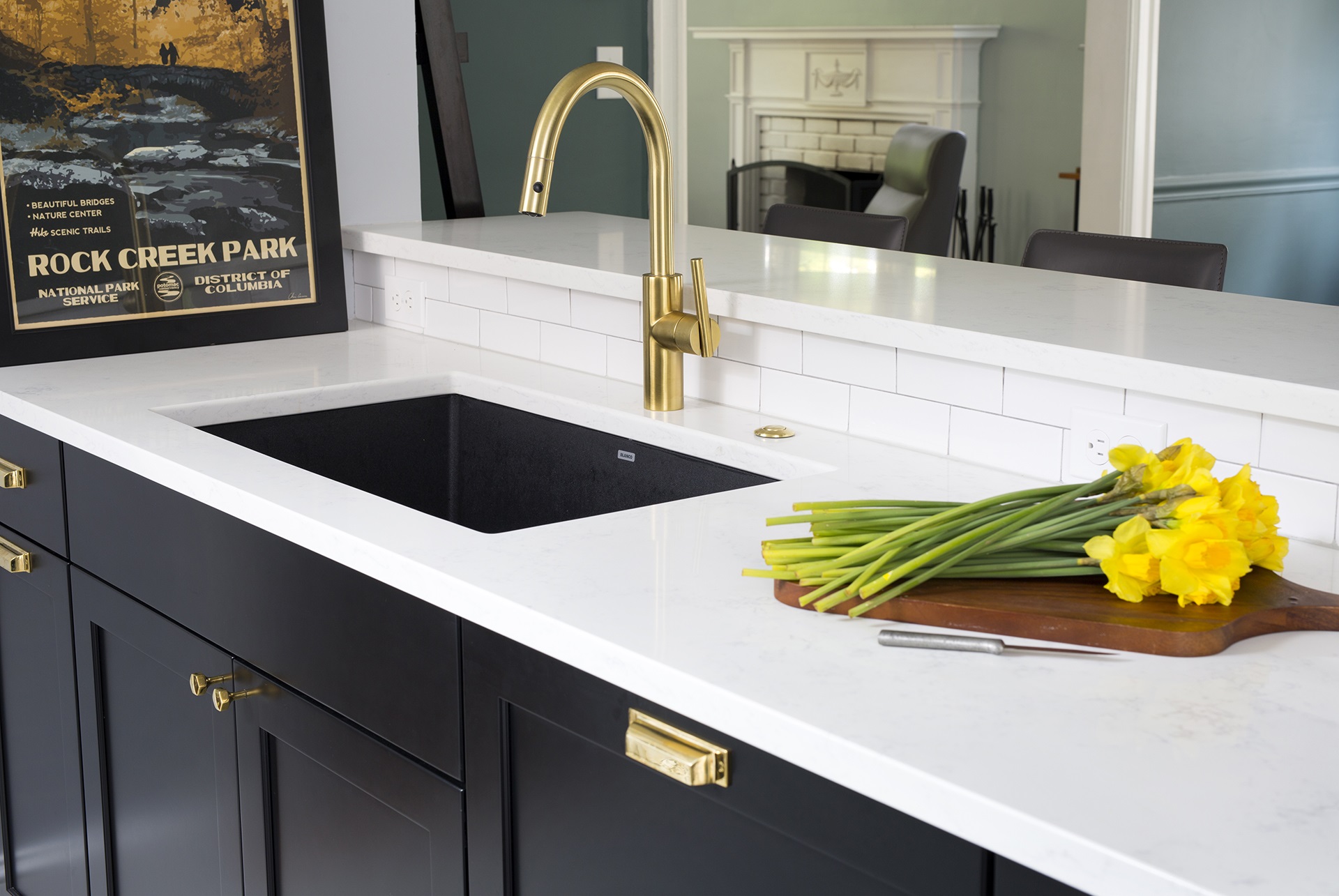 Harmonious Two Tone Kitchen 2