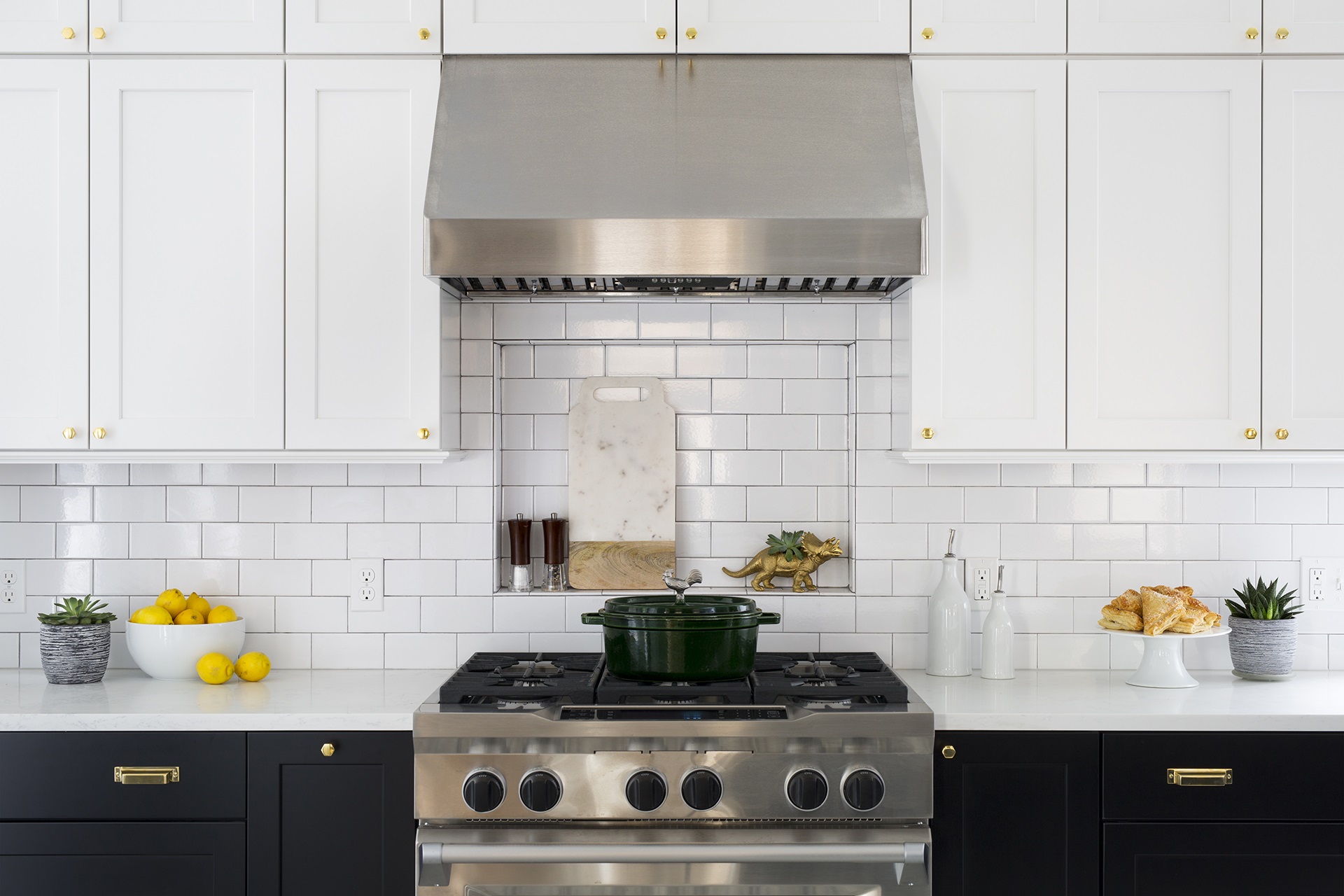 Harmonious Two Tone Kitchen 2