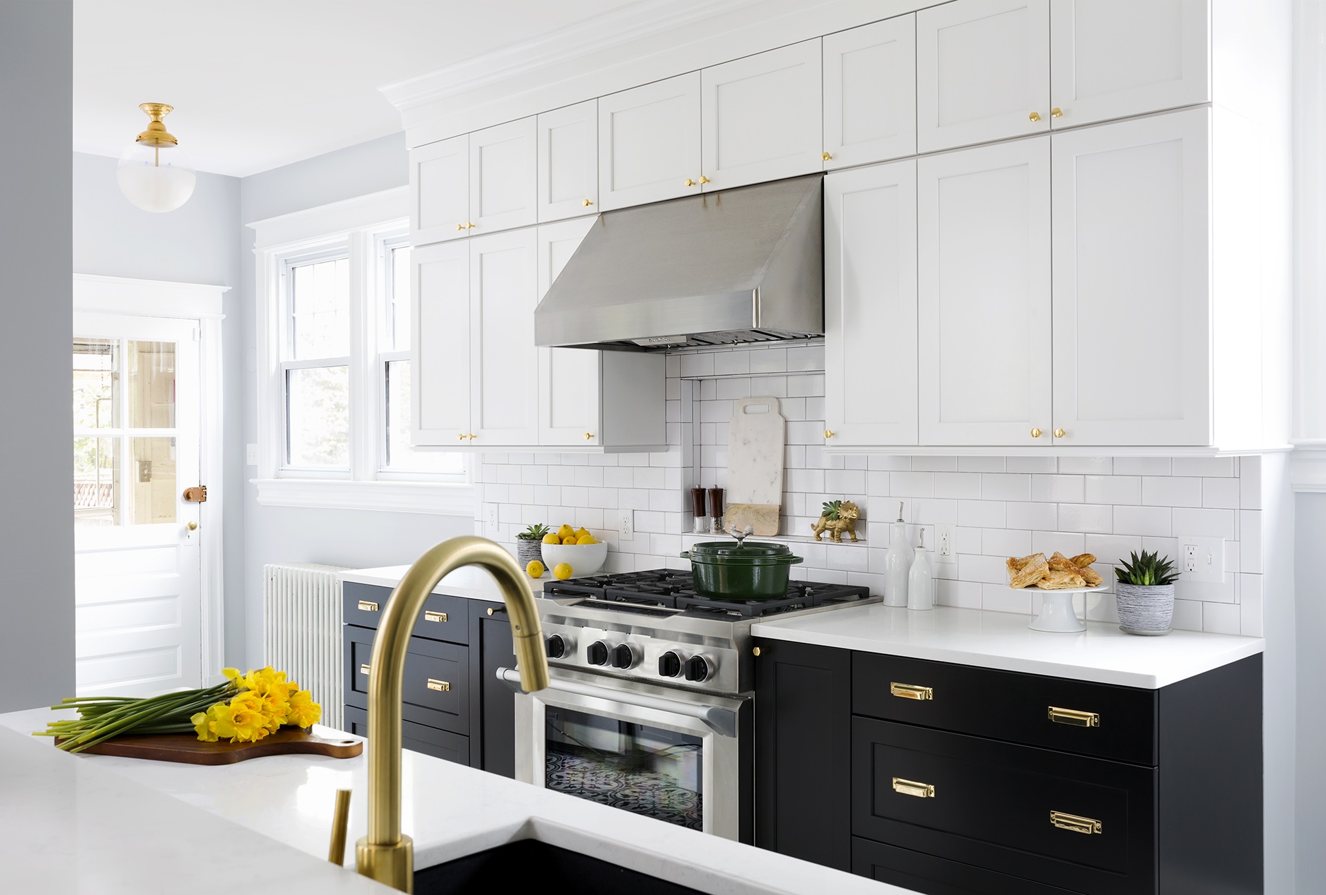 Harmonious Two Tone Kitchen 2