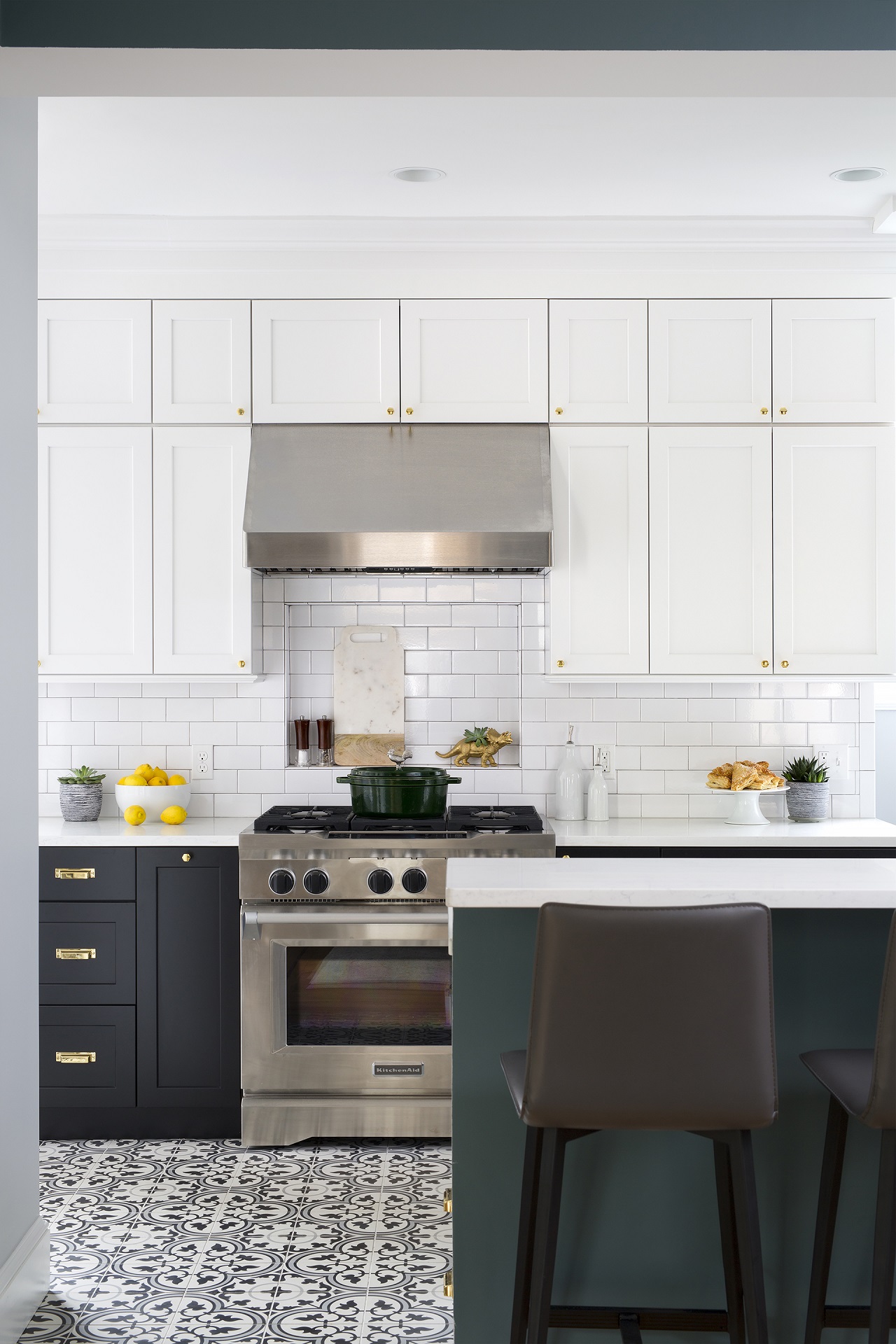 Harmonious Two Tone Kitchen 2