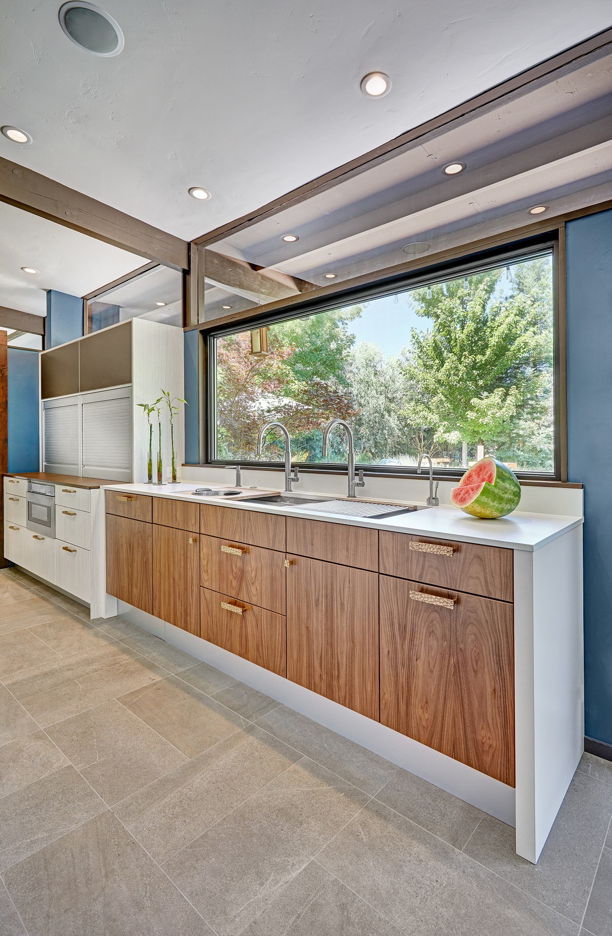 IZZA Cabinet_Kitchen_FocusSQ_Redondo_3