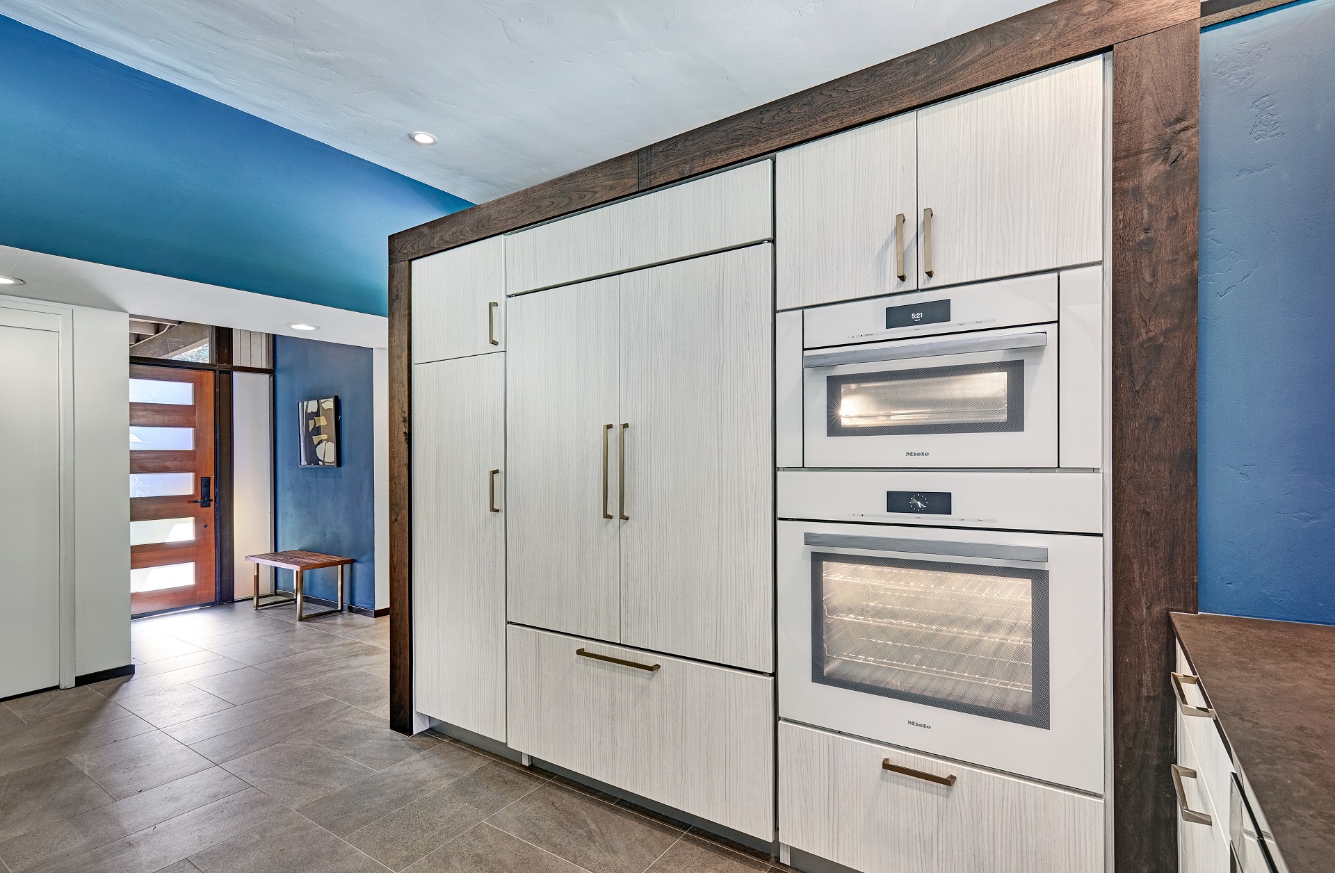 IZZA Cabinet_Kitchen_FocusSQ_Redondo_5