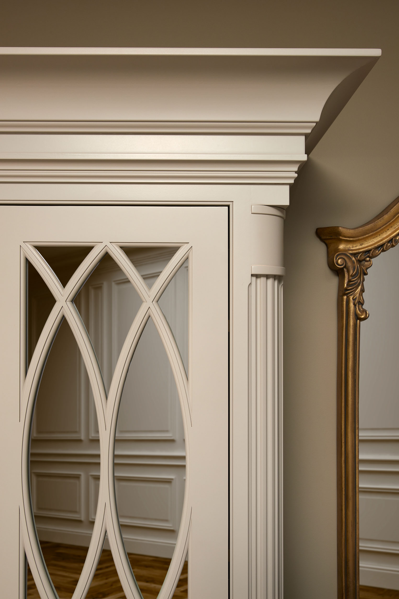 Luxurious Traditional Vanity