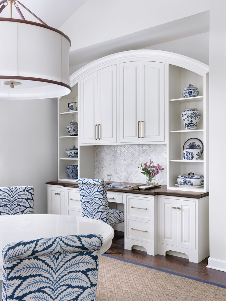 Luxury Traditional White Kitchen
