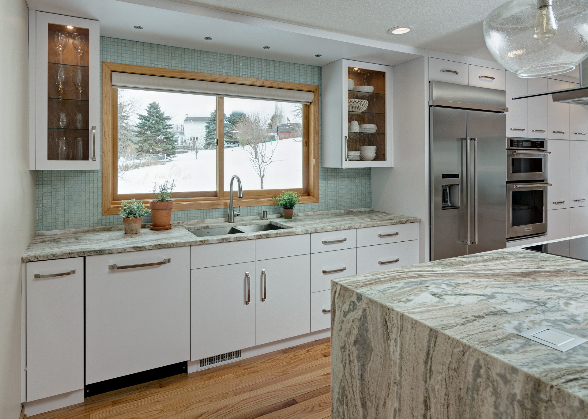 IZZA Cabinet_Kitchen_Lansdale_DesignerWhite_2