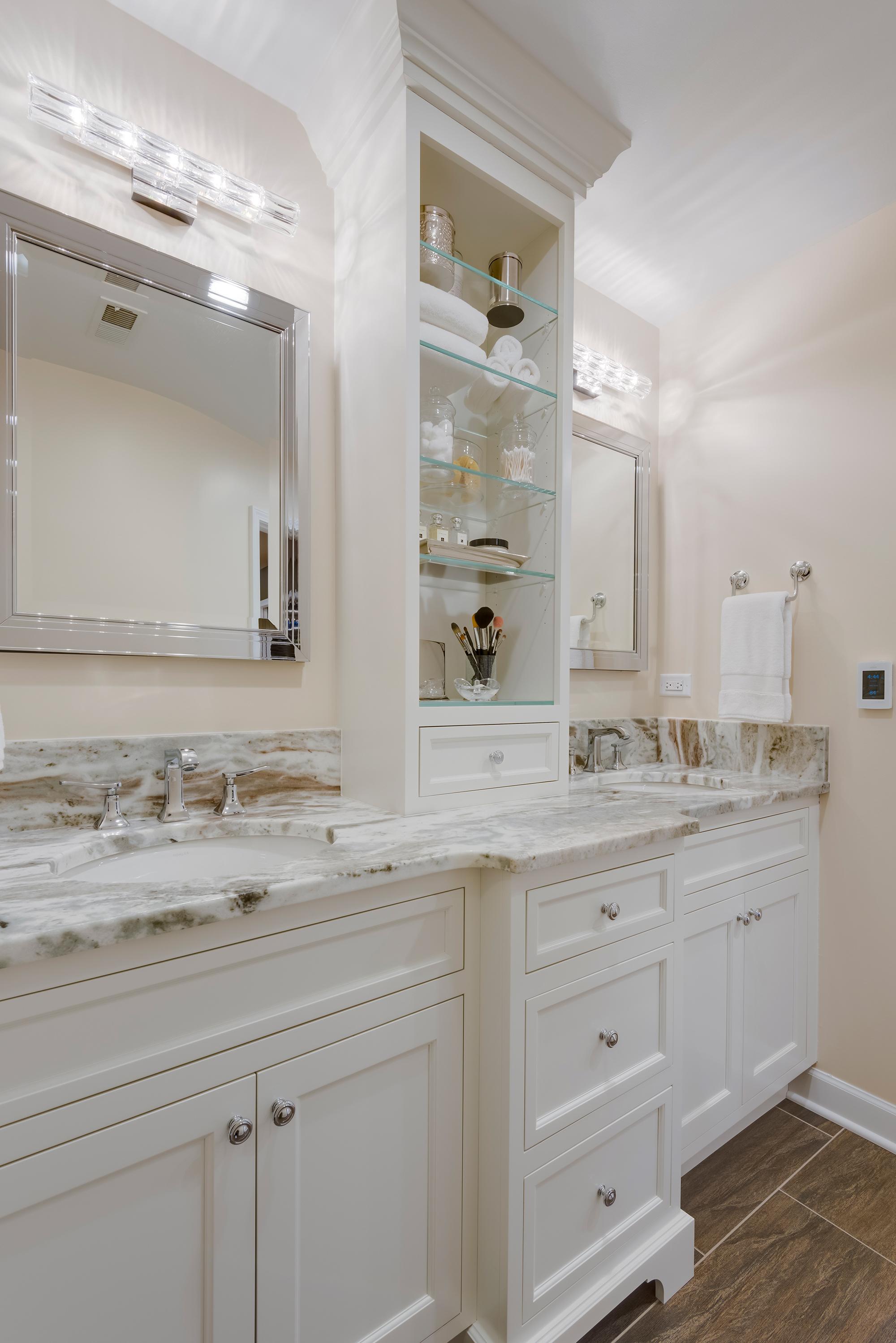 Matte White Finished Bathroom Cabinets