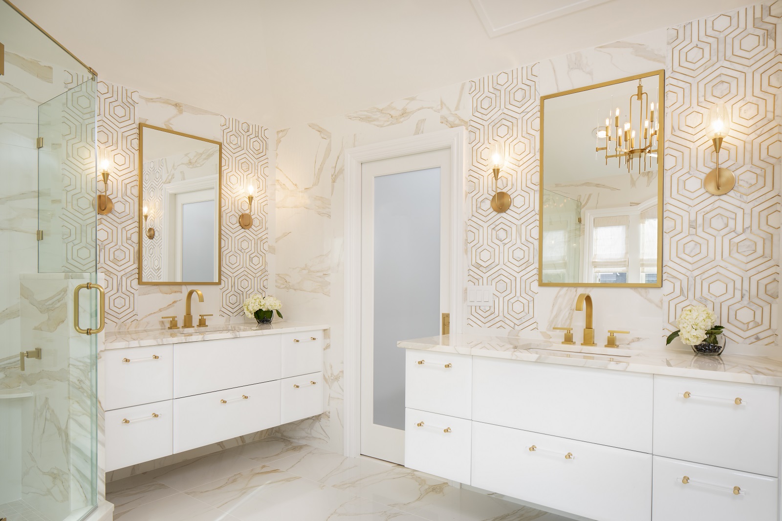 IZZA Cabinet_Bathroom_Focus_White_Gloss_1