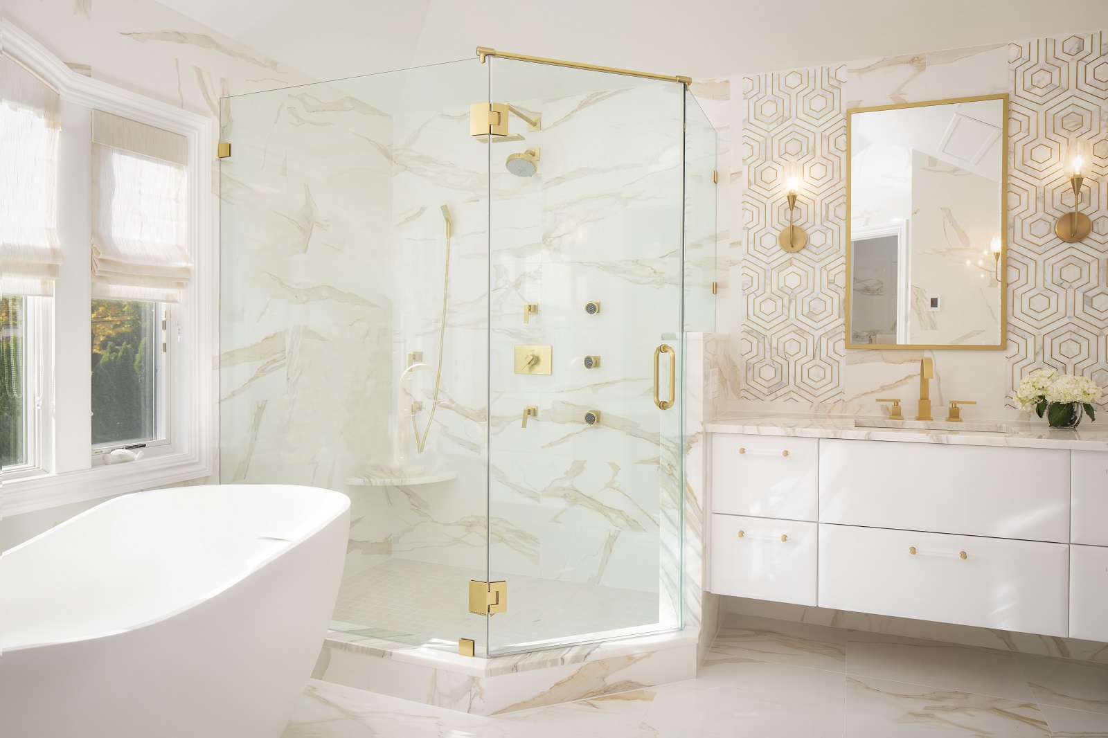 IZZA Cabinet_Bathroom_Focus_White_Gloss_3