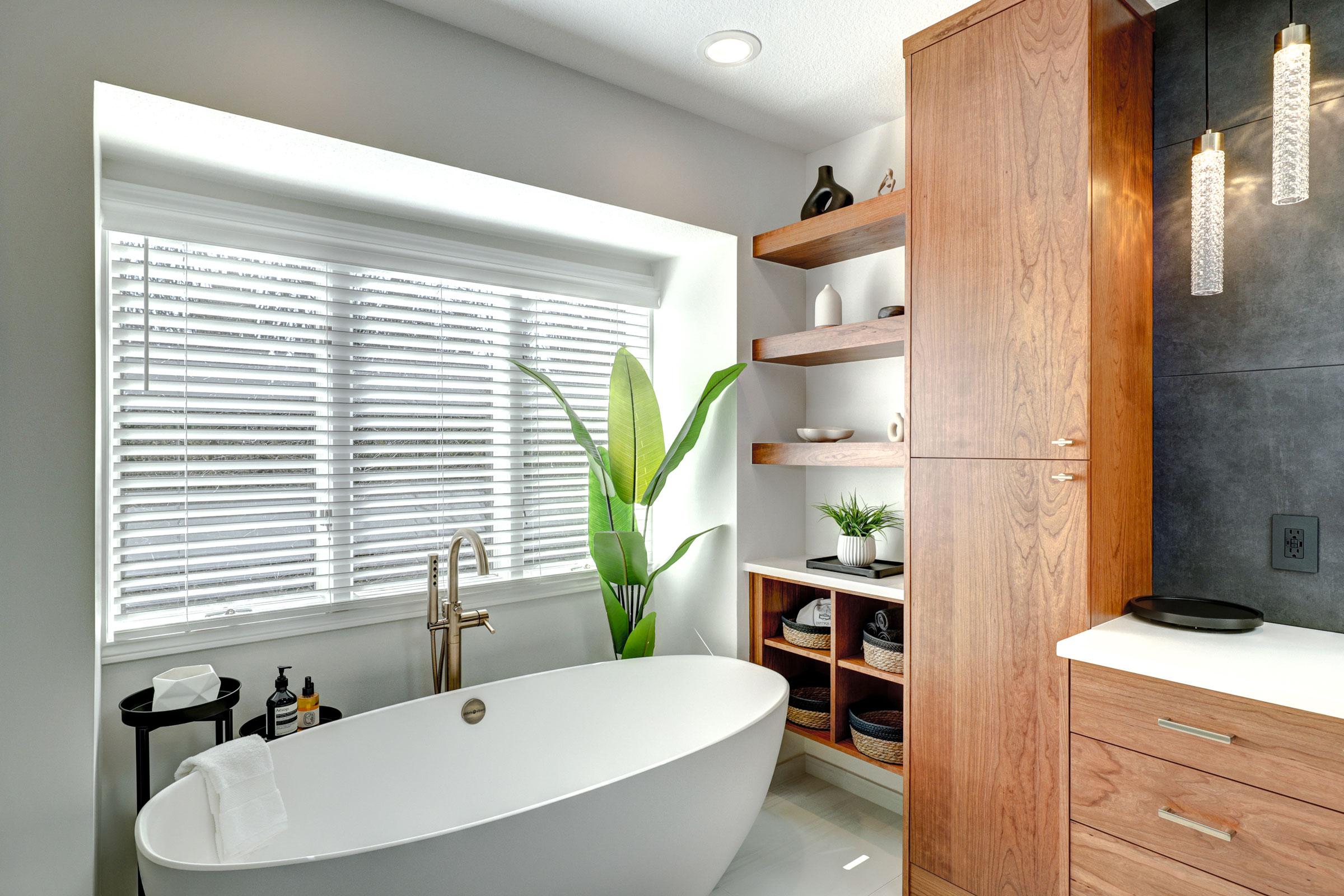 Modern Style Primary Bath