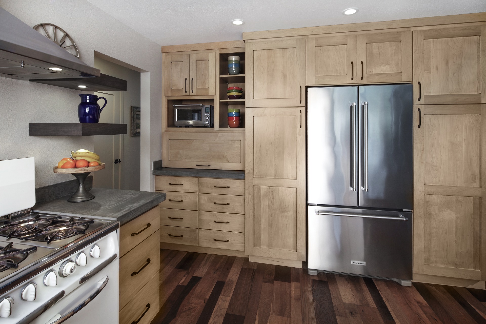 IZZA Cabinet_Kitchen_CustomDoor_SigNatural_3