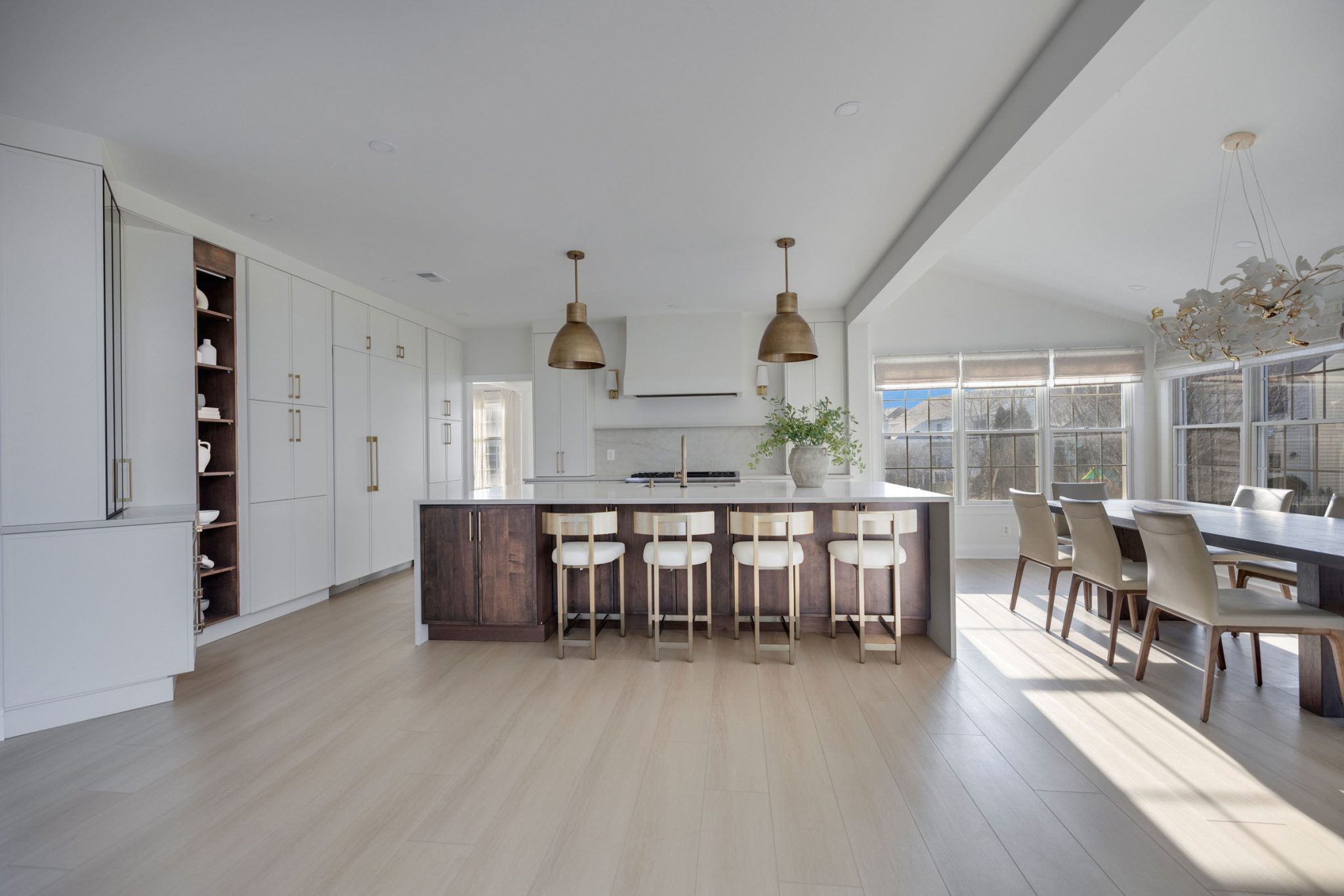 Open Concept Elegant Kitchen