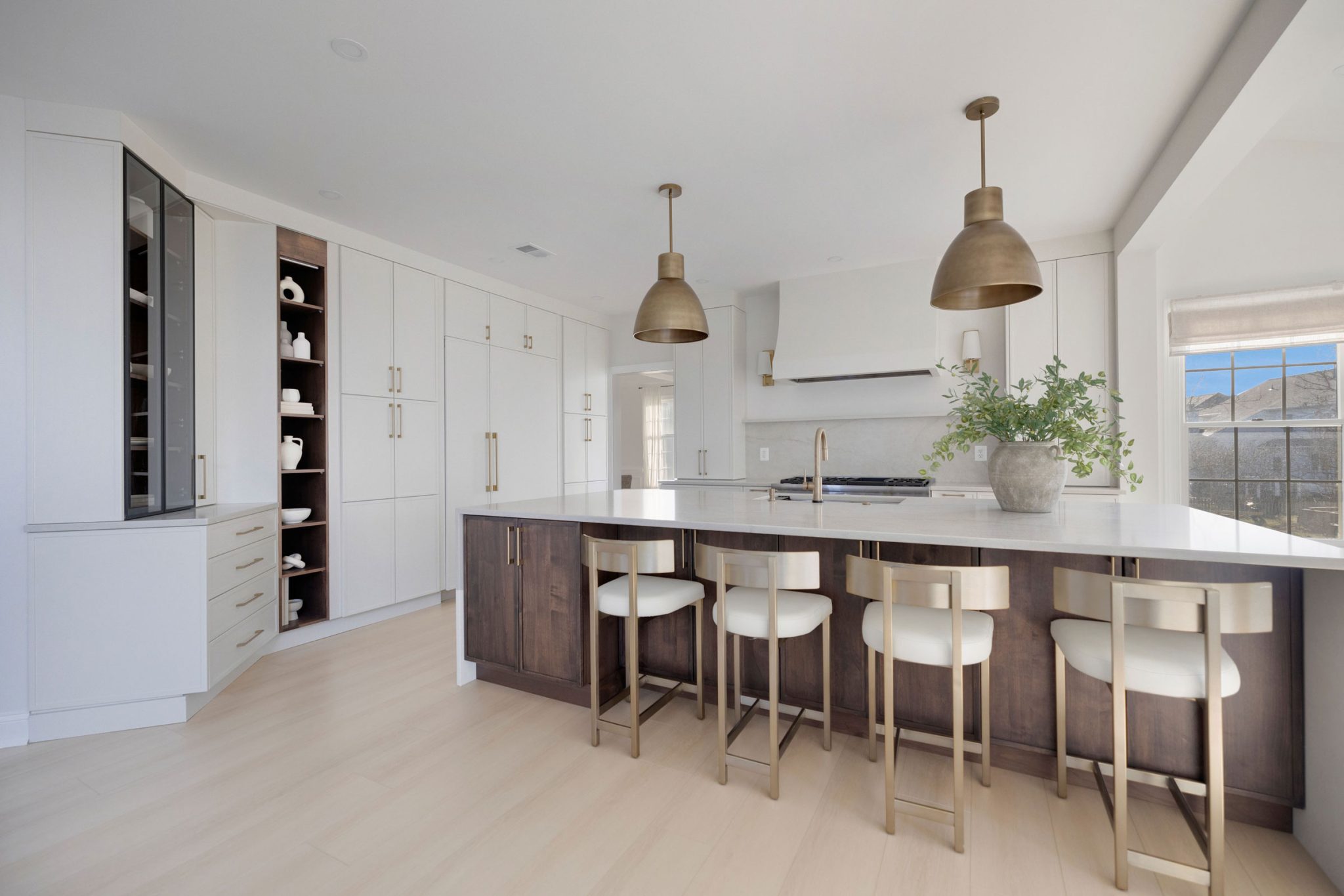 Open Concept Elegant Kitchen