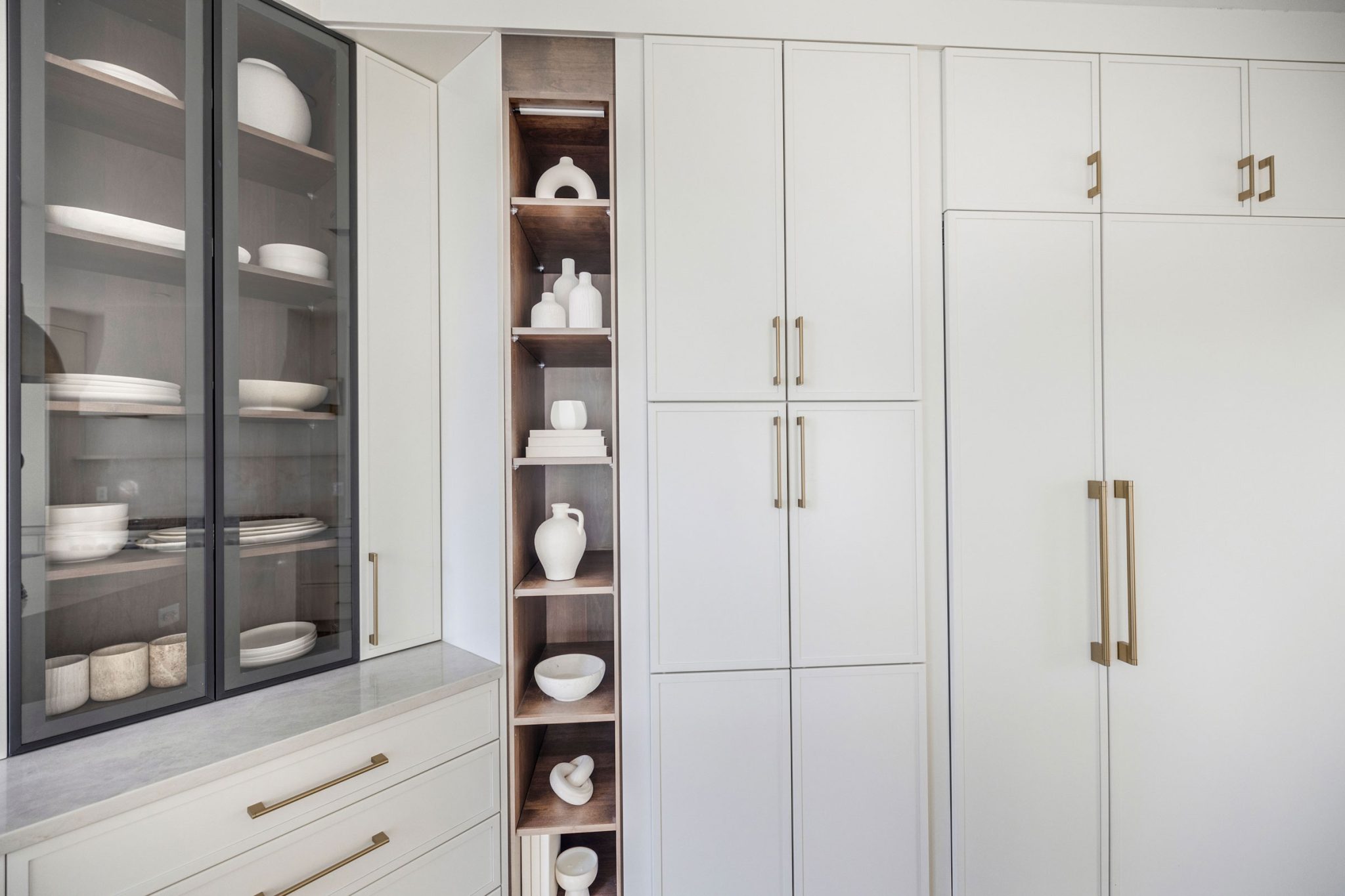 Open Concept Elegant Kitchen