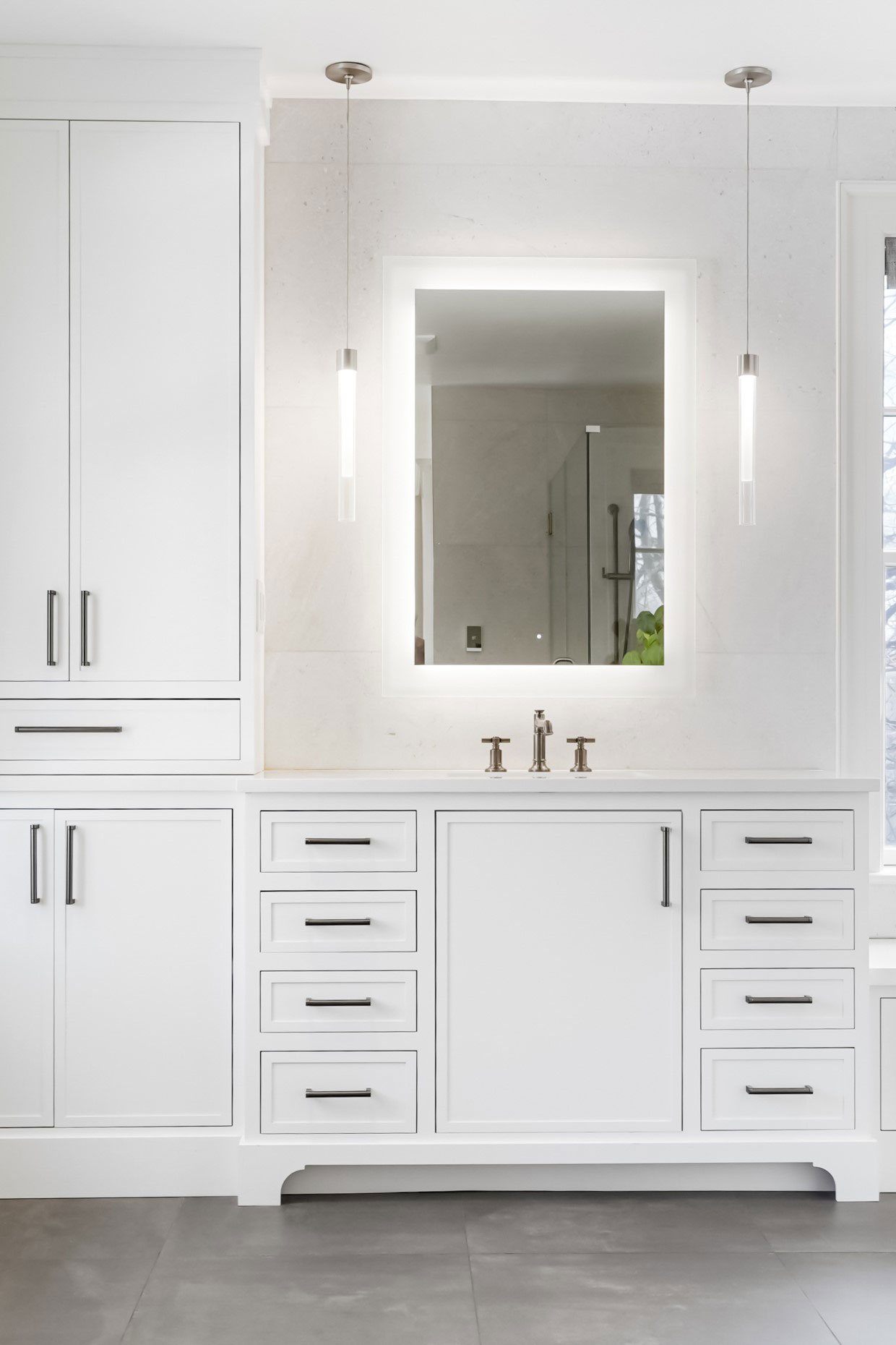 Painted White Large Primary Bathroom