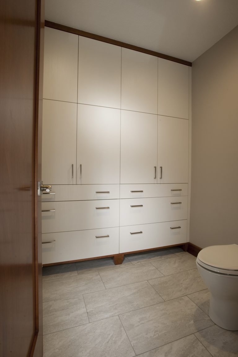IZZA Cabinet_bathroom_pearlwhite_Spokane1