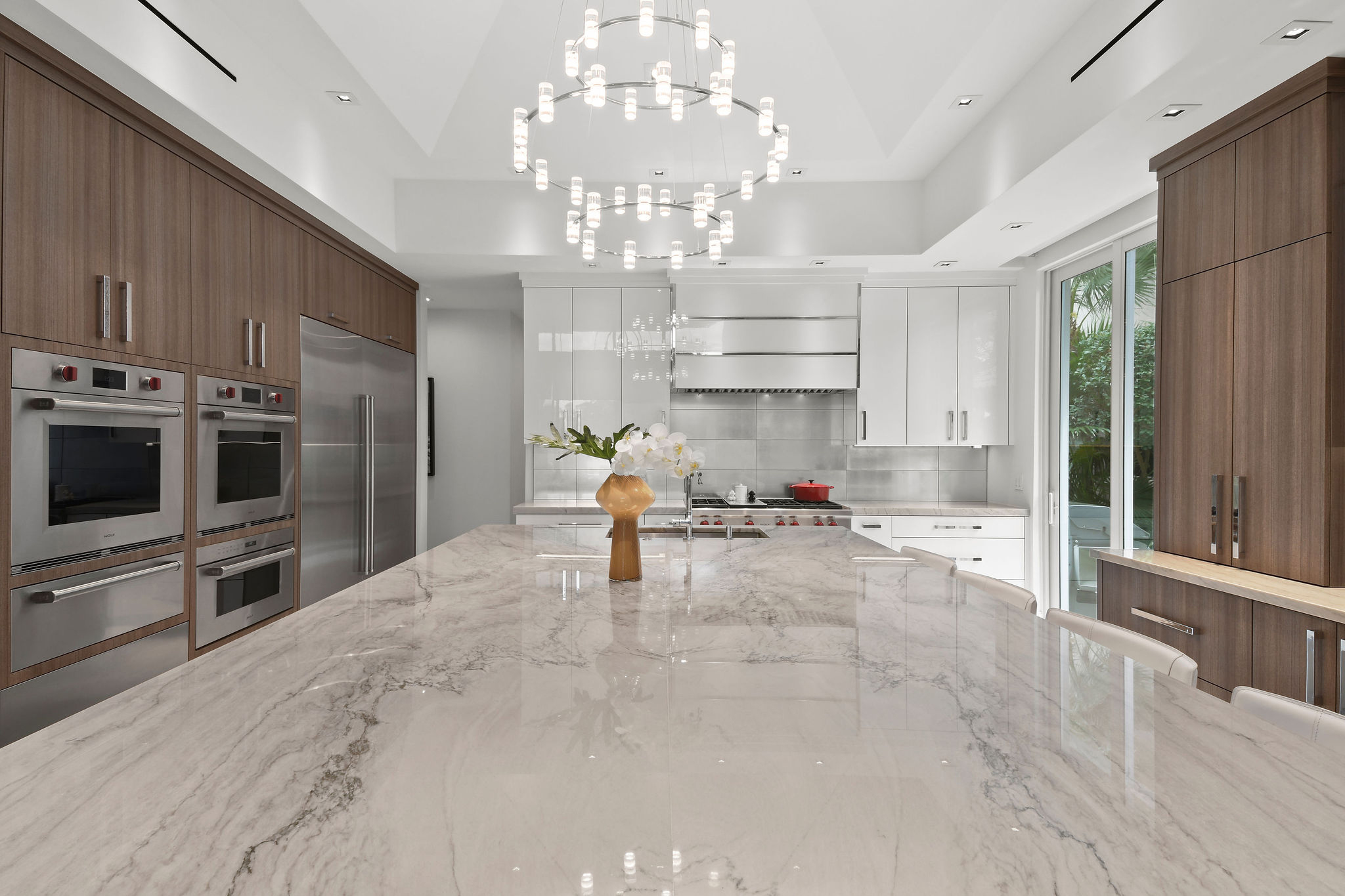 Polished Contemporary Kitchen