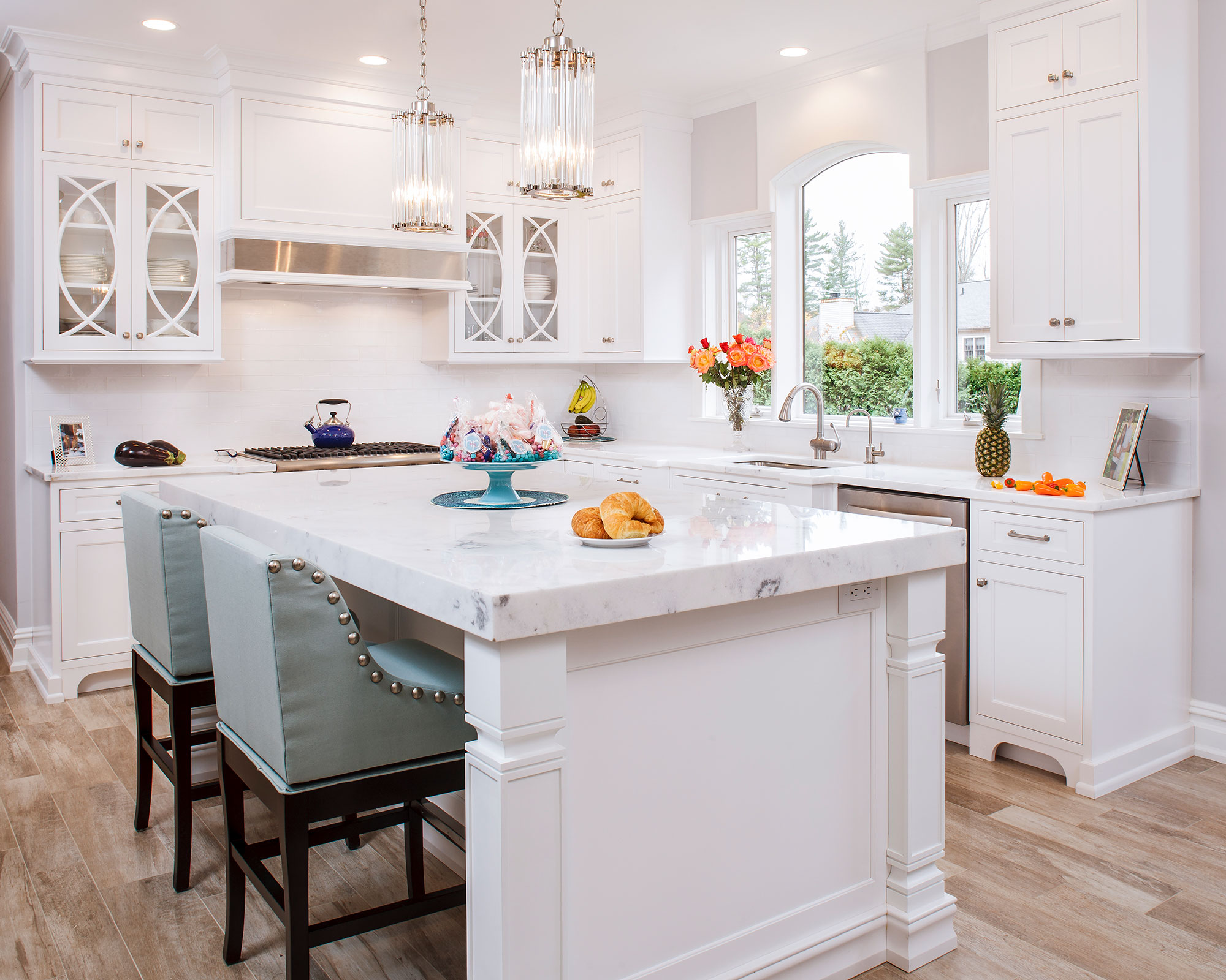 Small Painted White Traditional Kitchen