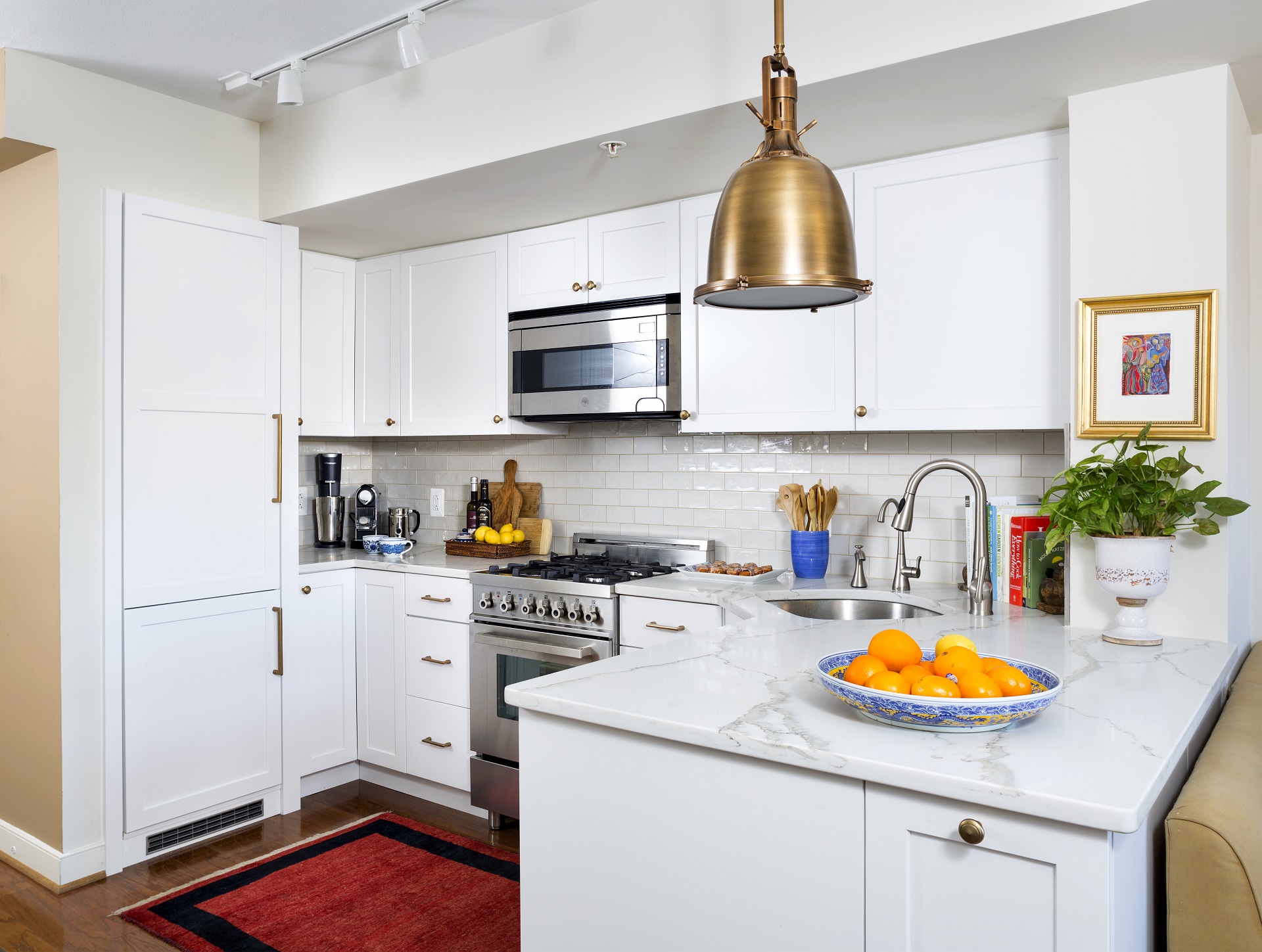 IZZA Cabinet_Kitchen_Stirling_Painted_SimplyWhite_1