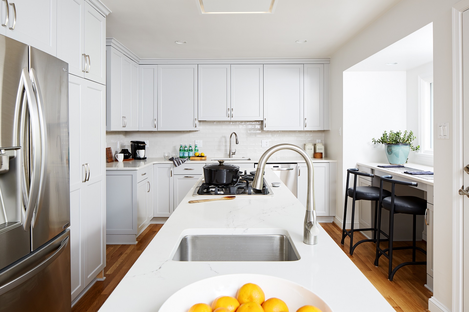 IZZA Cabinet_Kitchen_FrenchVillaSquare_OvercastMatte_2