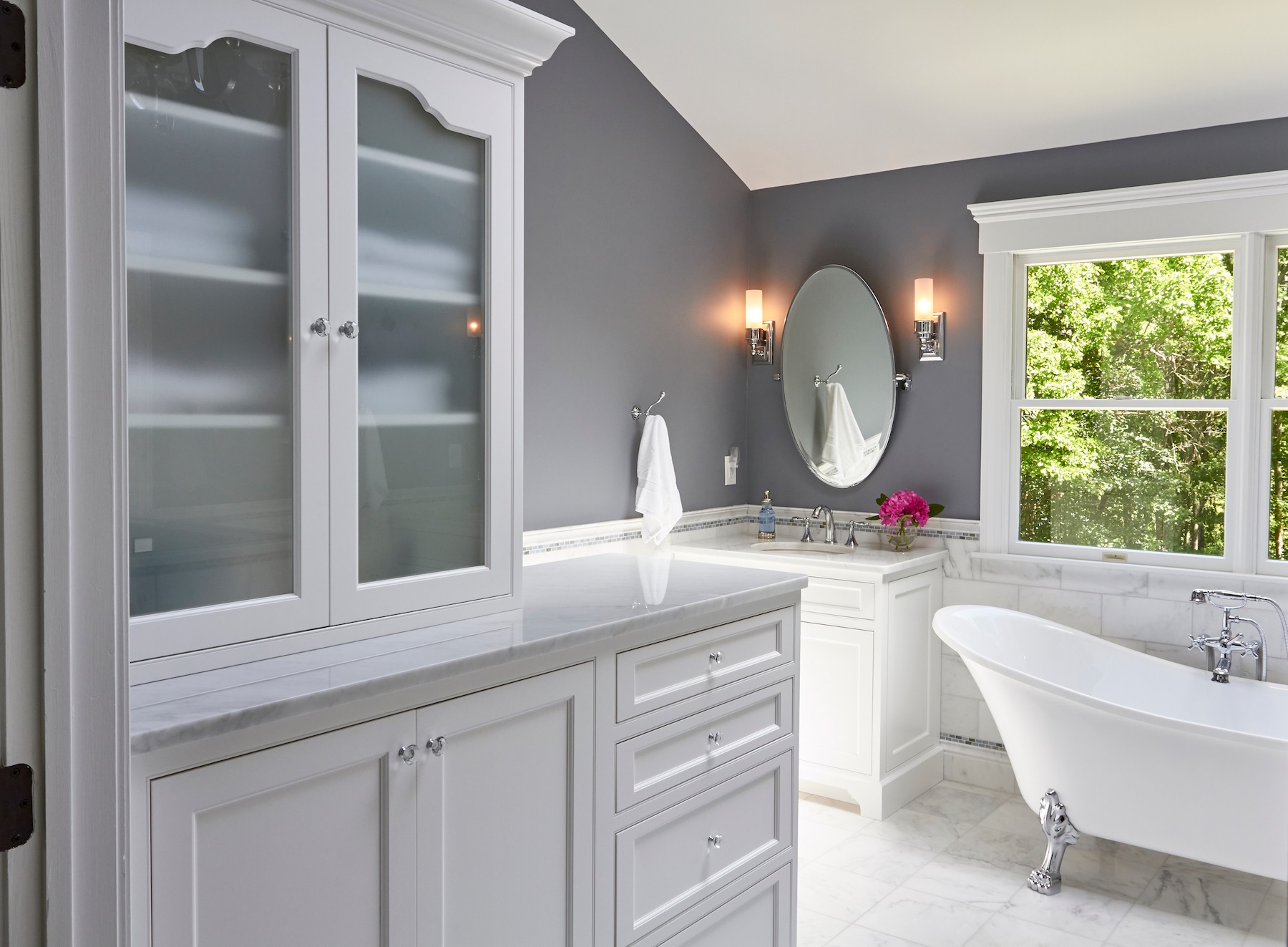 IZZA Cabinet_Bathroom_FrenchVillaSQ_DesignerWhite_2