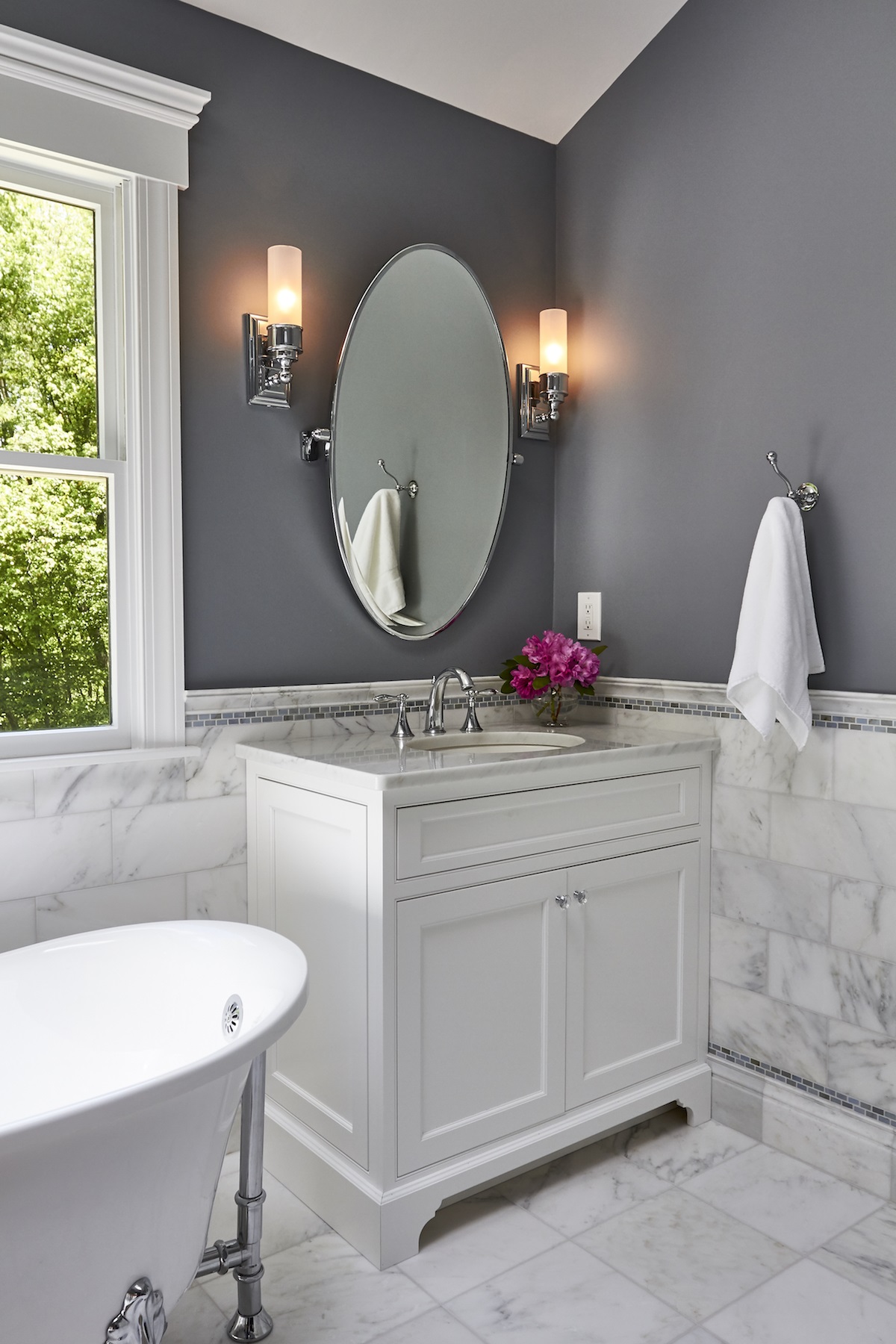 IZZA Cabinet_Bathroom_FrenchVillaSQ_DesignerWhite_4