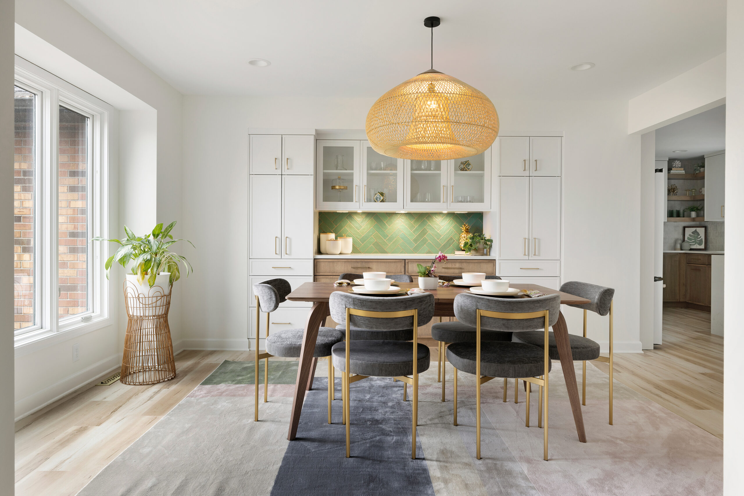 Stylish Built In Dining Cabinets