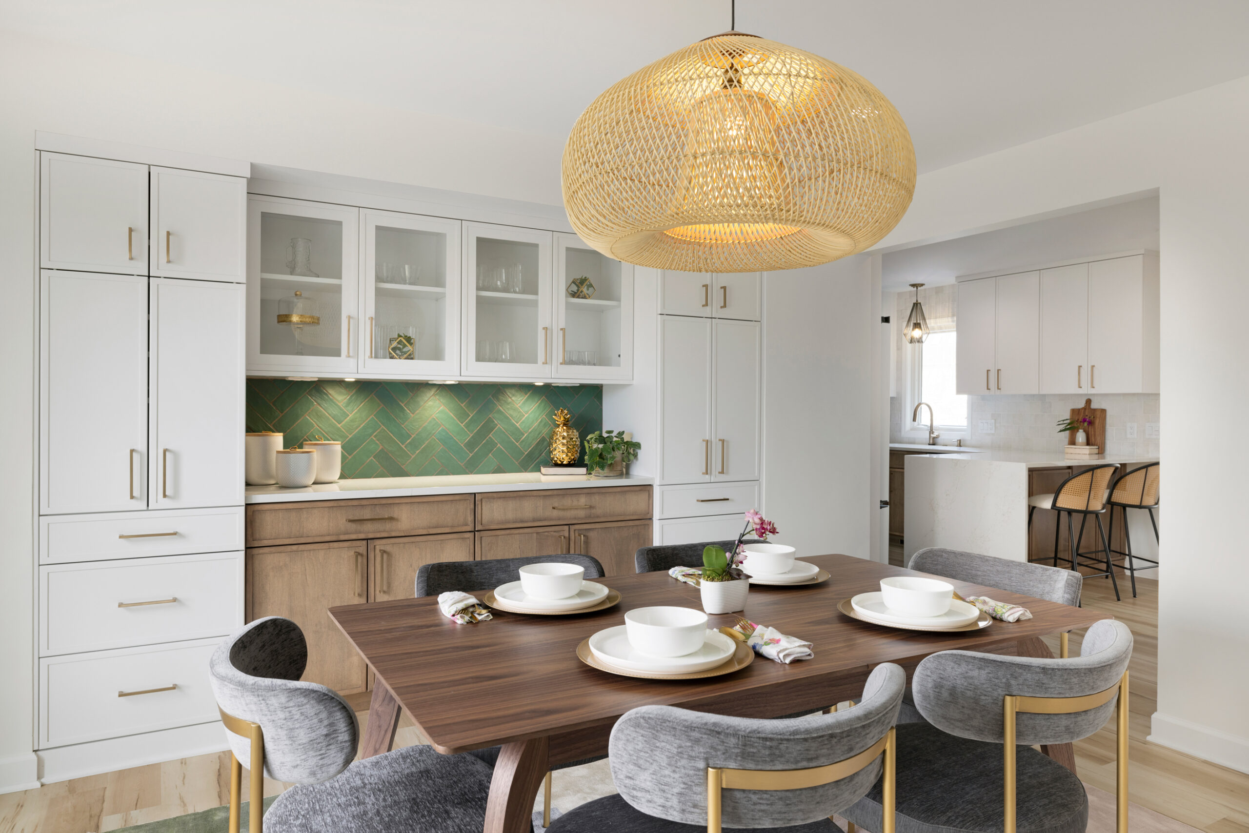 Stylish Built In Dining Cabinets