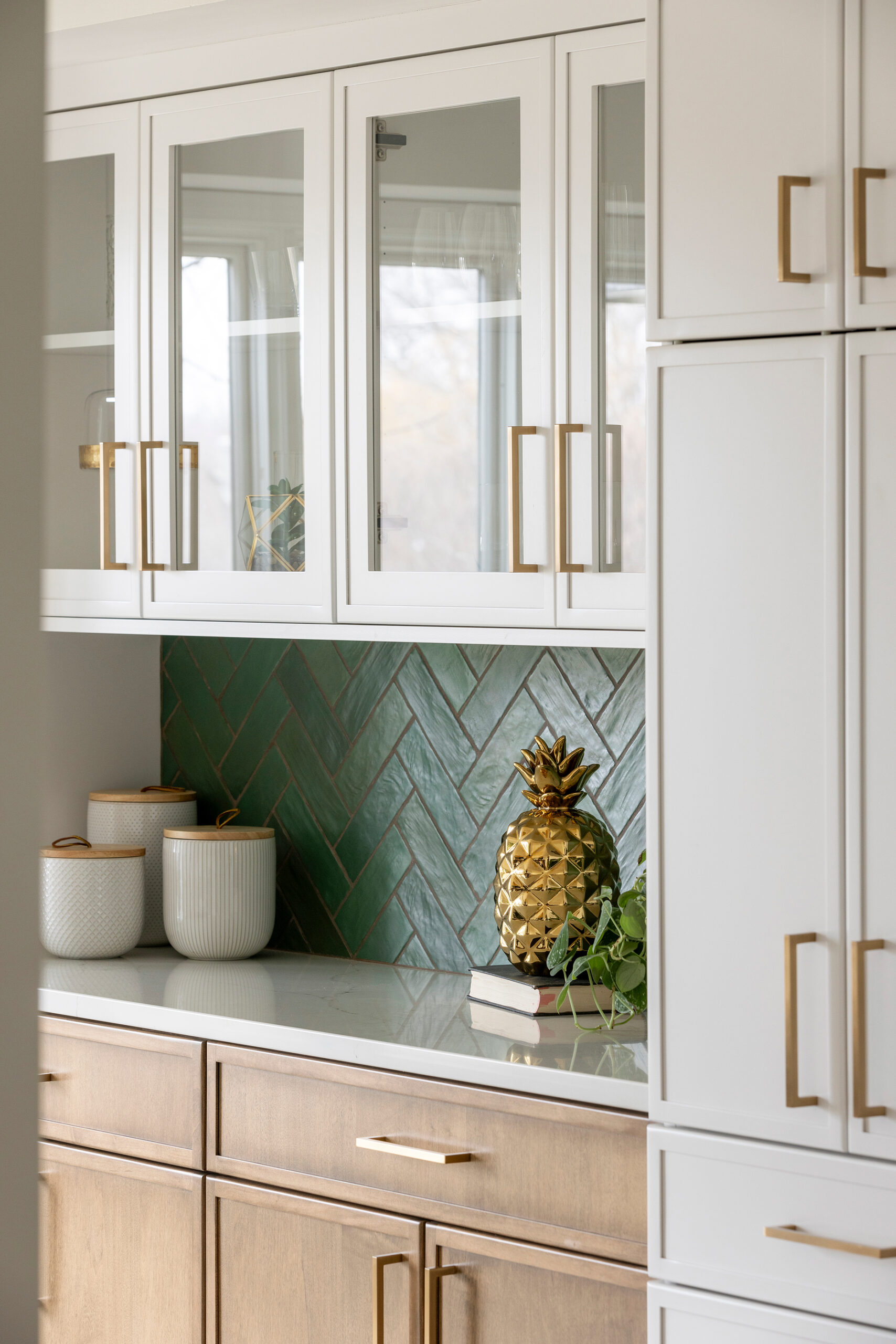 Stylish Built In Dining Cabinets