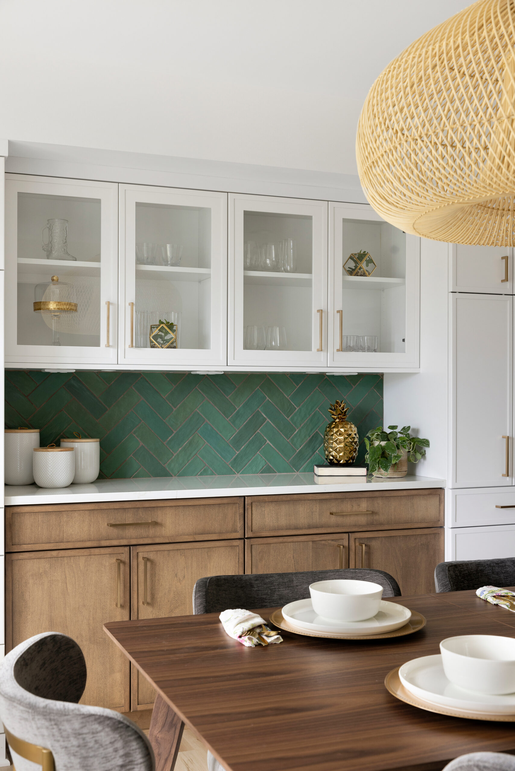 Stylish Built In Dining Cabinets