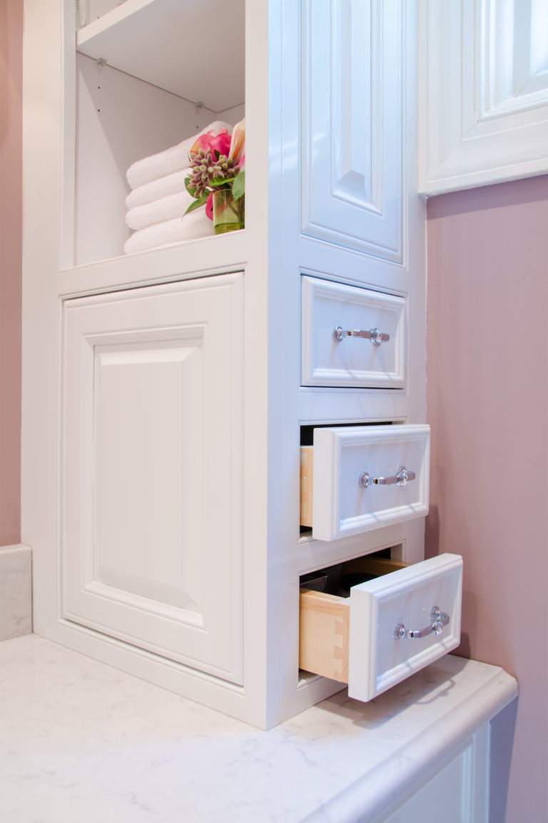 Traditional Cotton White Bathroom Cabinets