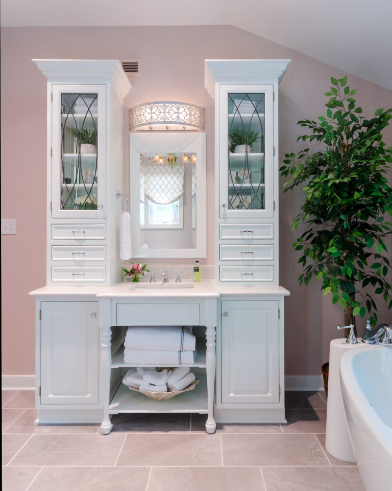 Traditional Cotton White Bathroom Cabinets